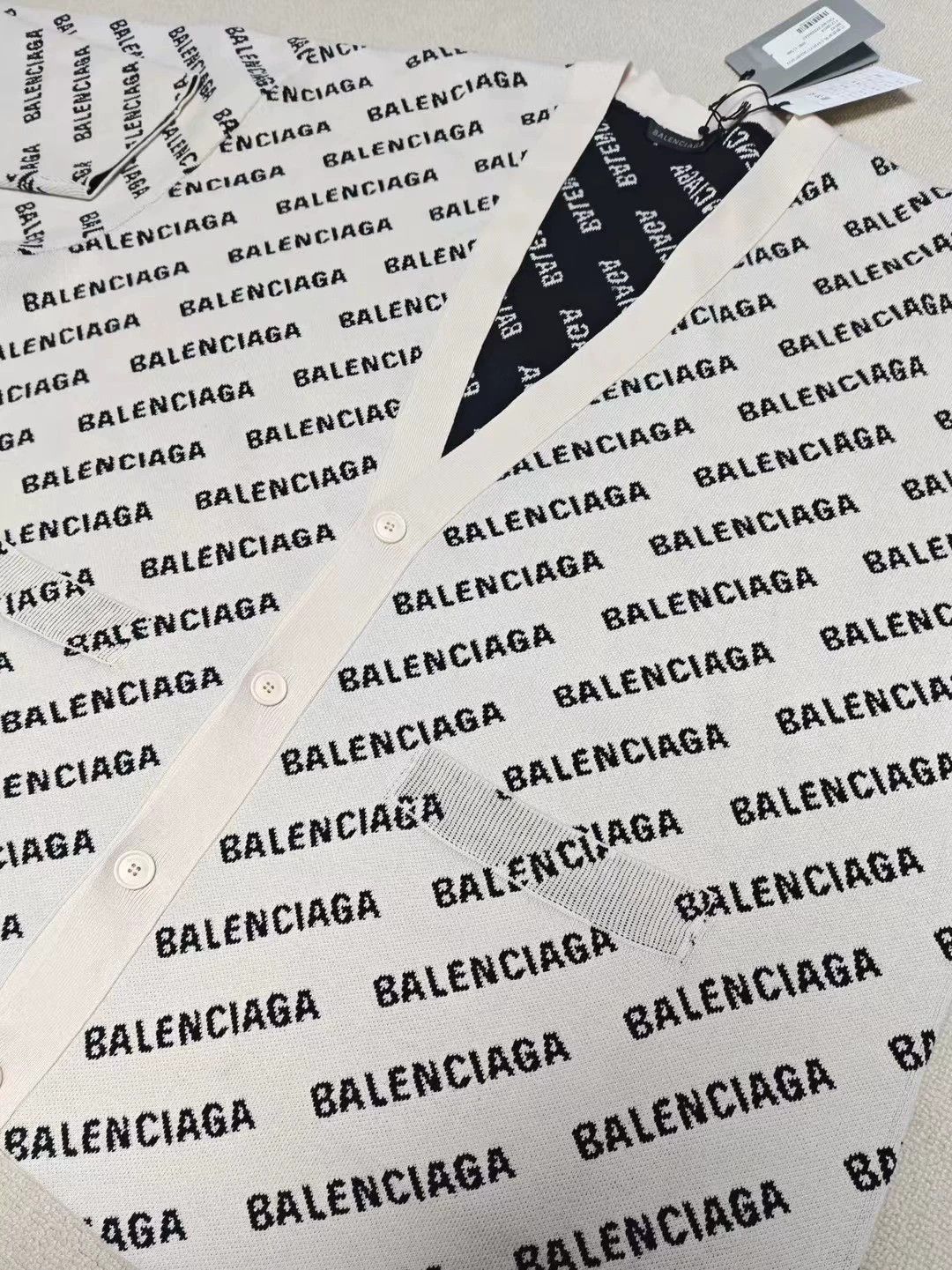 Balenciaga Balenciaga 23ss full printed letter knitted sweater cardigan jacket Size US L / EU 52-54 / 3 - 3 Thumbnail
