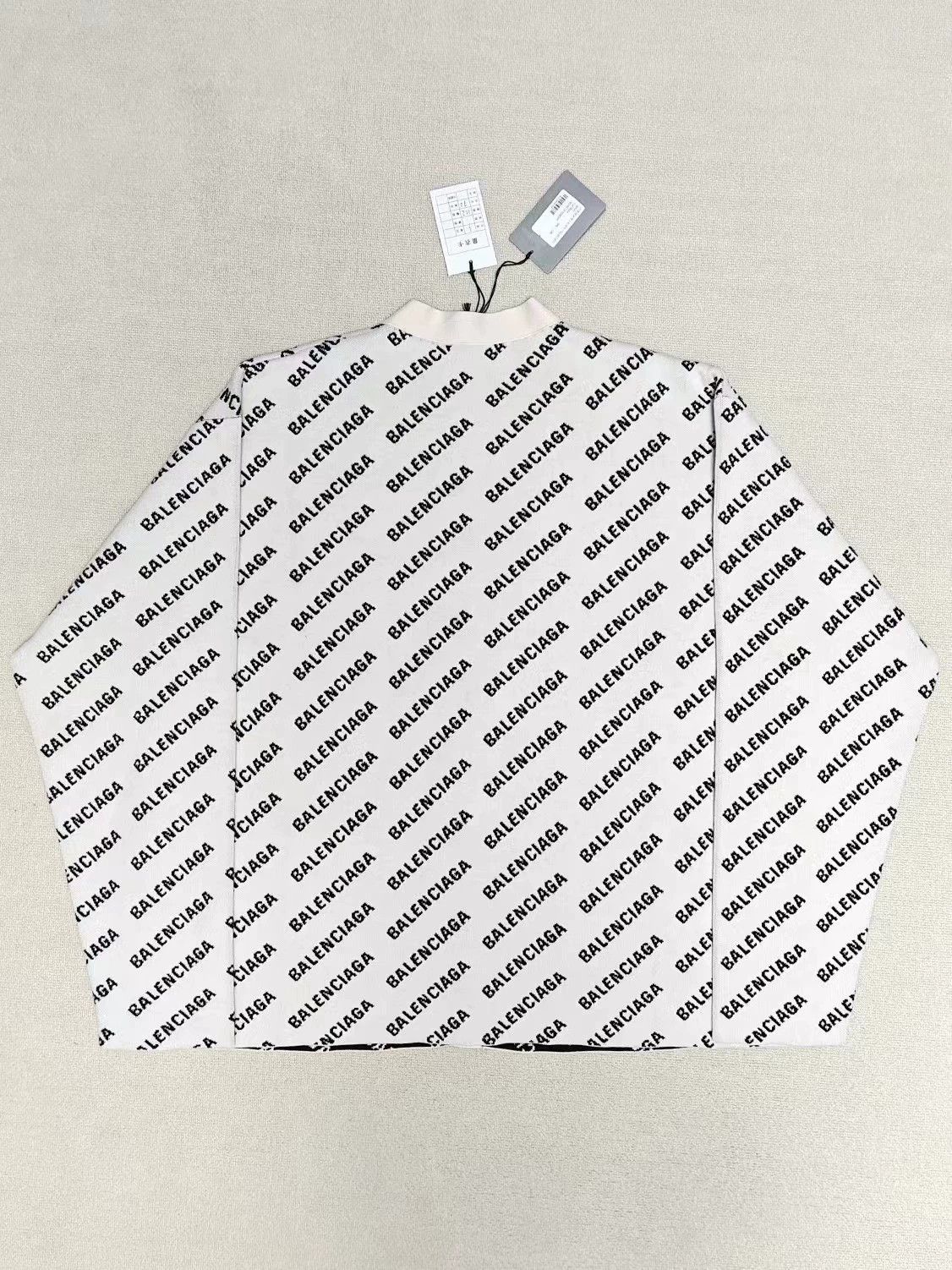 Balenciaga Balenciaga 23ss full printed letter knitted sweater cardigan jacket Size US L / EU 52-54 / 3 - 2 Thumbnail