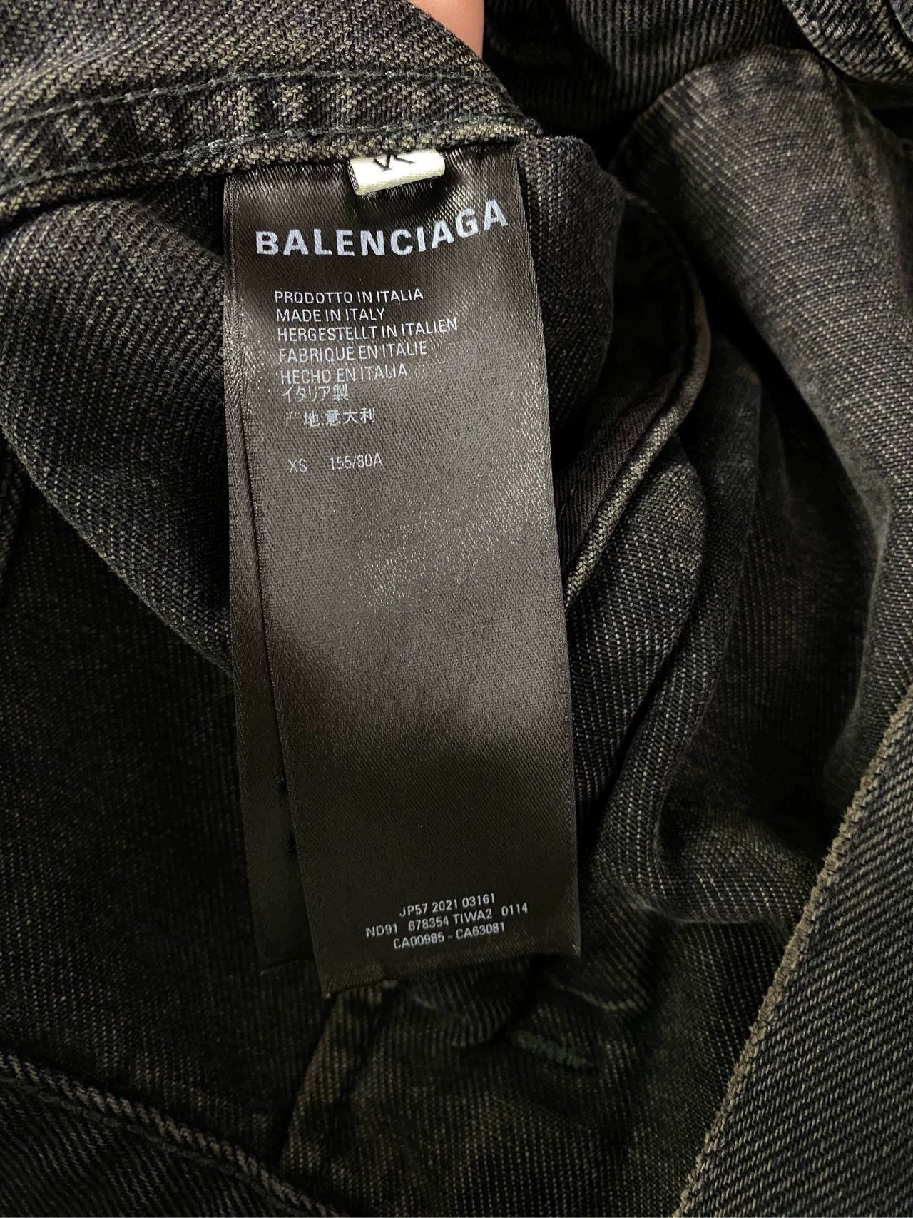 Balenciaga Balenciaga denim jacket with lapel buttons spray painted graffiti Size US XS / EU 42 / 0 - 4 Thumbnail