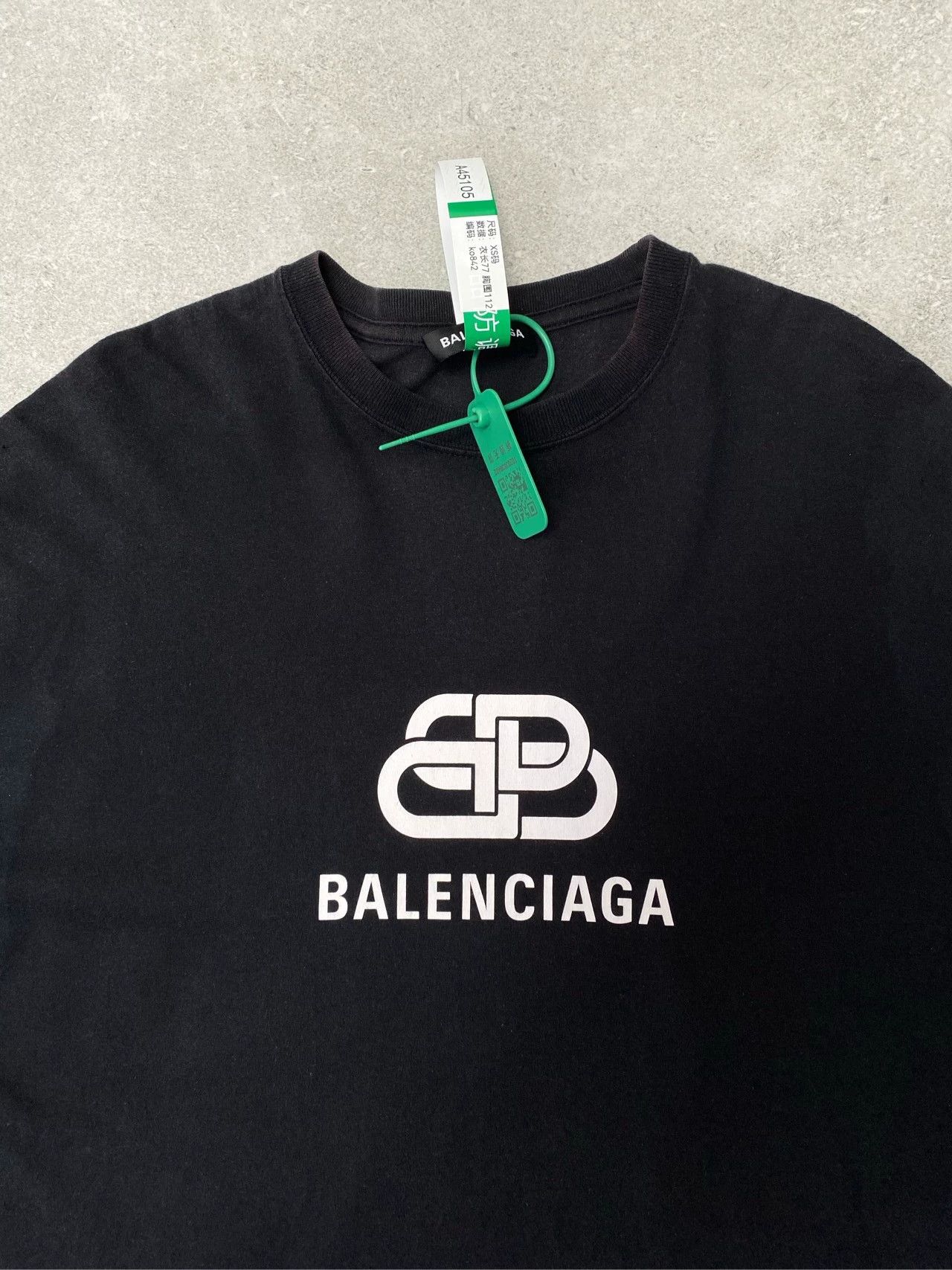 Balenciaga BalenciagaShort sleeved T-shirt with double B lock and letter printed logo Size US XS / EU 42 / 0 - 5 Thumbnail