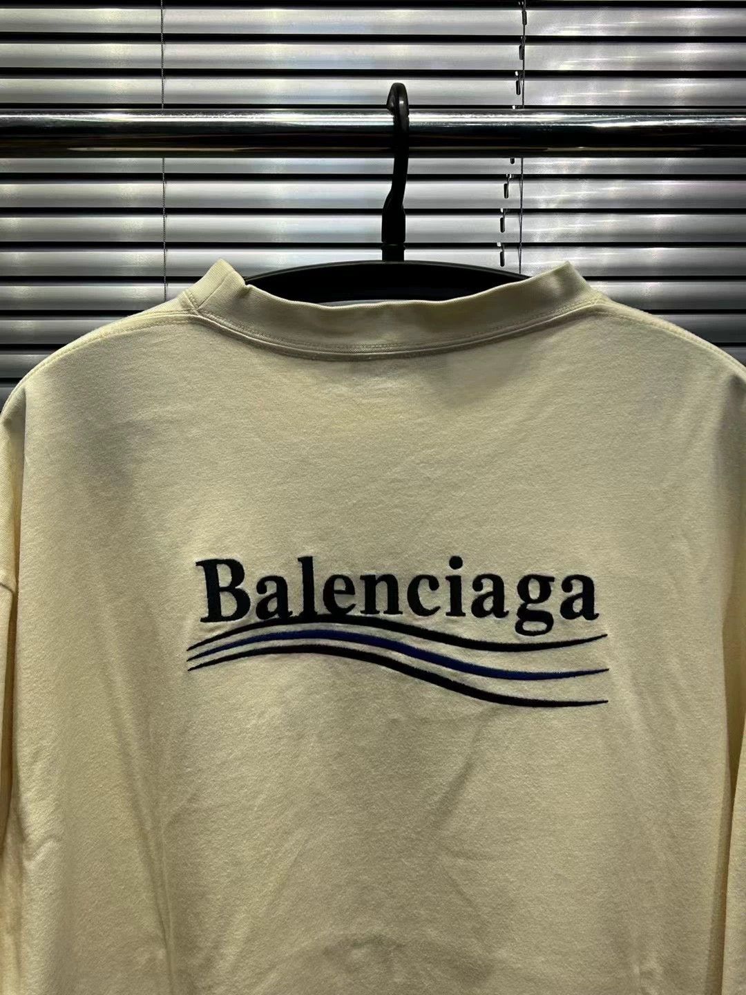 Balenciaga Balenciaga classic hot selling product with embroidered letter logo in front and back, cola beige short sleeved shirt Size US L / EU 52-54 / 3 - 4 Thumbnail
