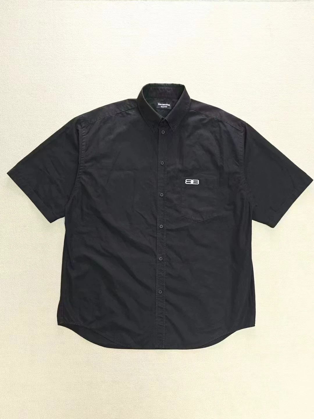 Balenciaga Balenciaga black and red embroidered Batman vintage short sleeved shirt Size US XS / EU 42 / 0 - 4 Thumbnail