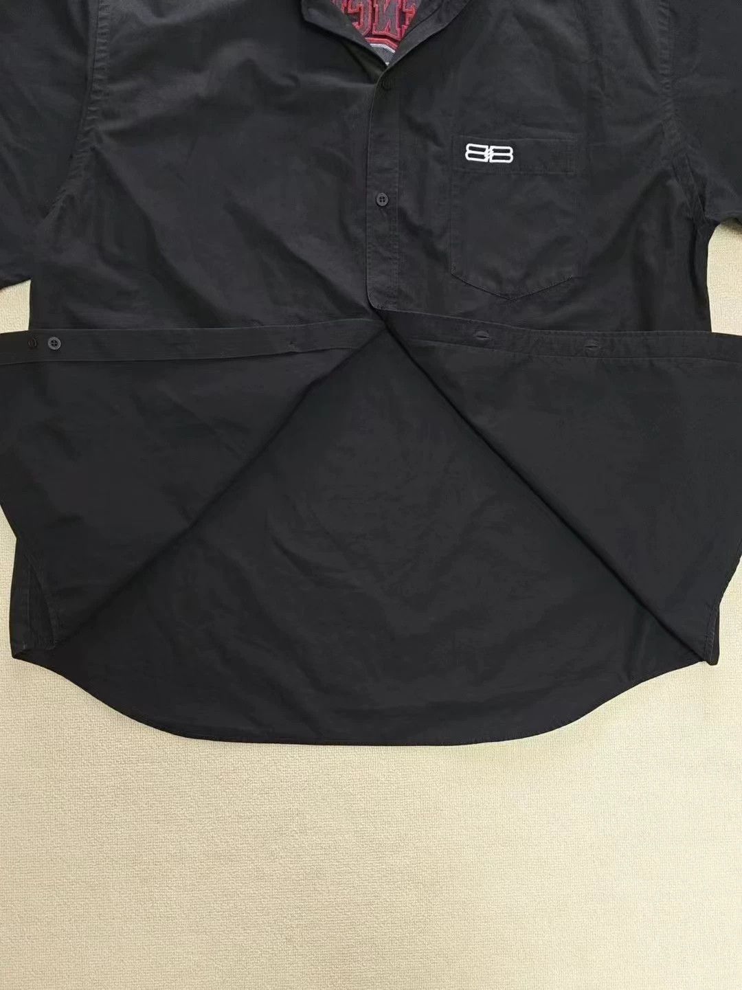 Balenciaga Balenciaga black and red embroidered Batman vintage short sleeved shirt Size US XS / EU 42 / 0 - 3 Thumbnail