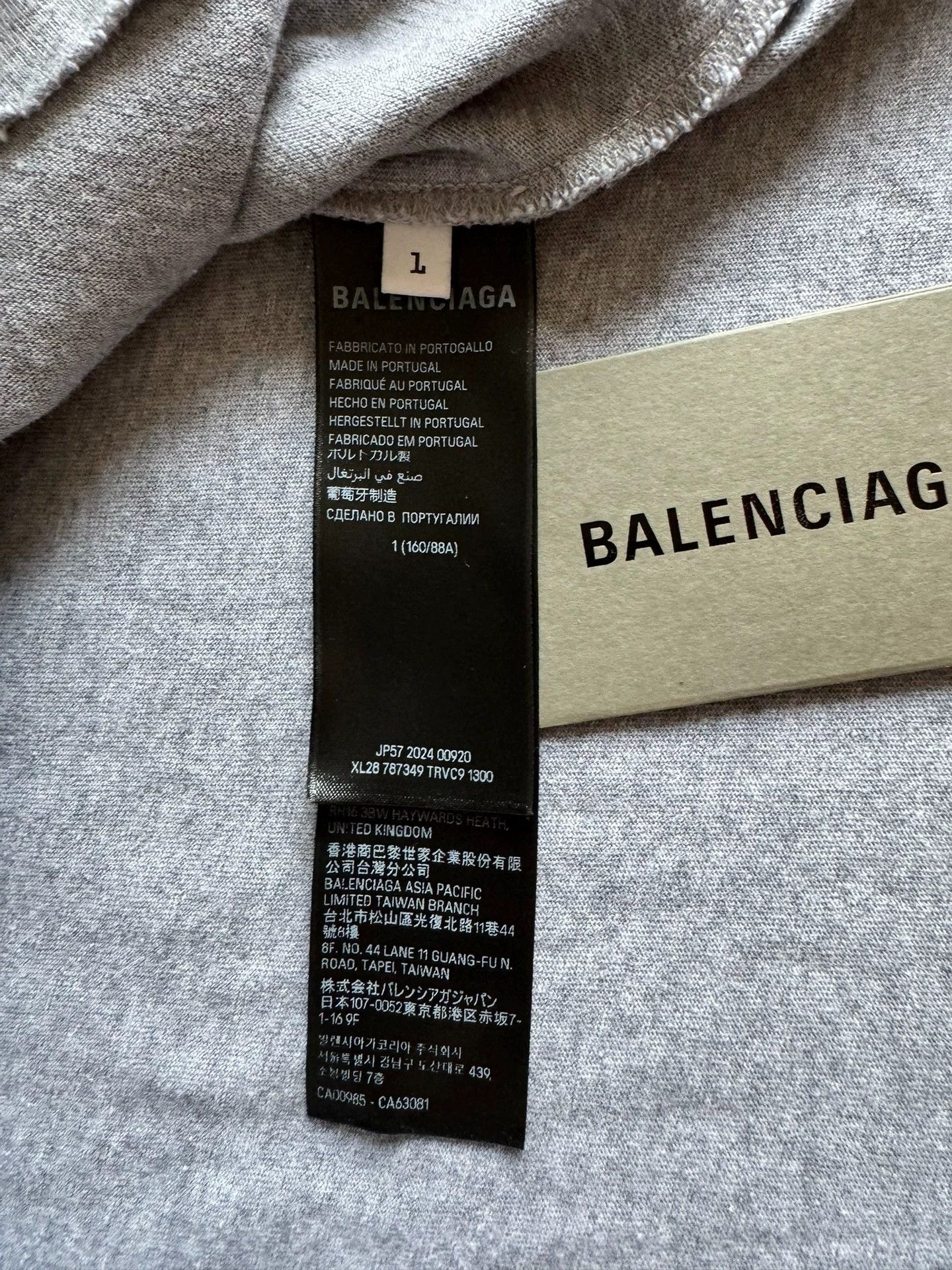 Balenciaga Balenciaga Planet Earth washed grey vintage plain knit silhouette T-shirt Size US XS / EU 42 / 0 - 4 Thumbnail