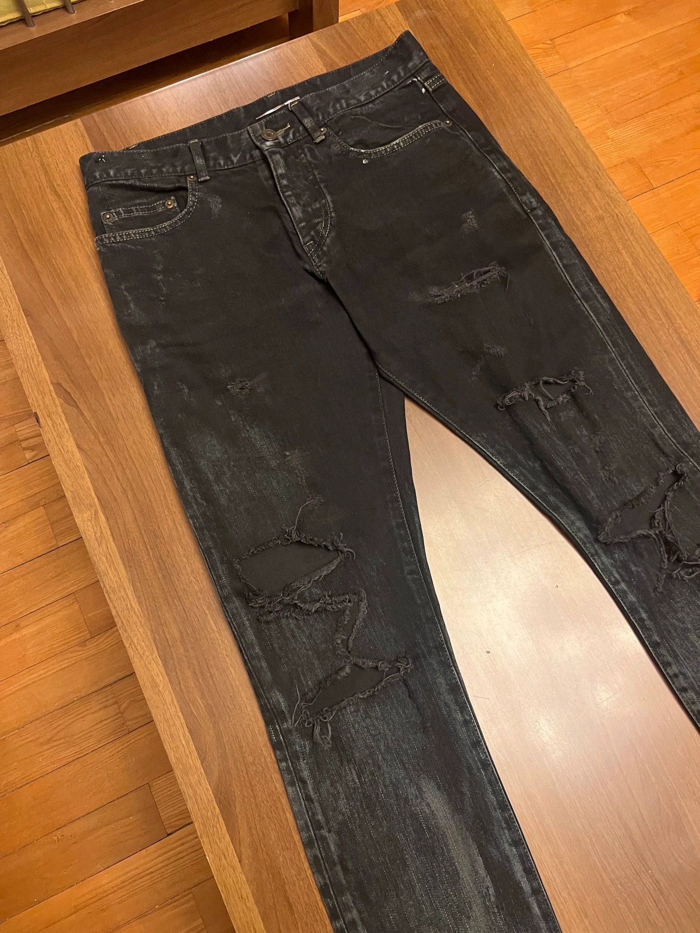Saint Laurent Paris Saint Laurent Paris Destroy jeans Size US 29 - 2 Thumbnail