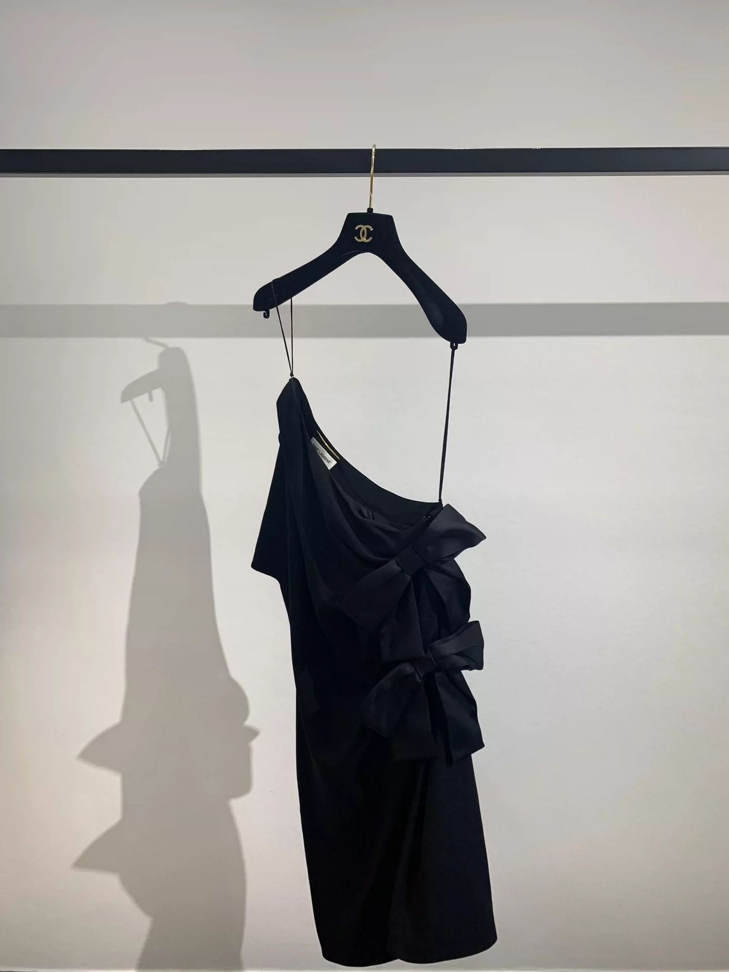 Saint Laurent Paris Saint Laurent Paris Bow and Shoulder Skirt Size US 38 / EU 54 - 3 Thumbnail