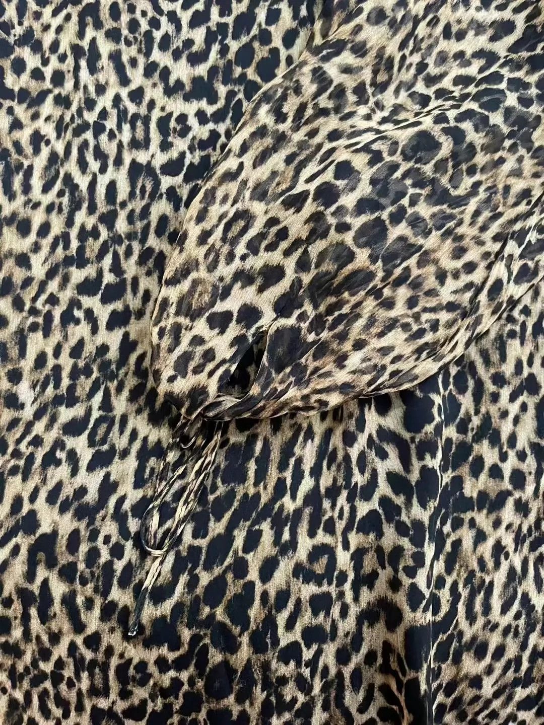 Saint Laurent Paris Saint Laurent Paris Leopard print silk dress Size US 34 / EU 50 - 4 Thumbnail