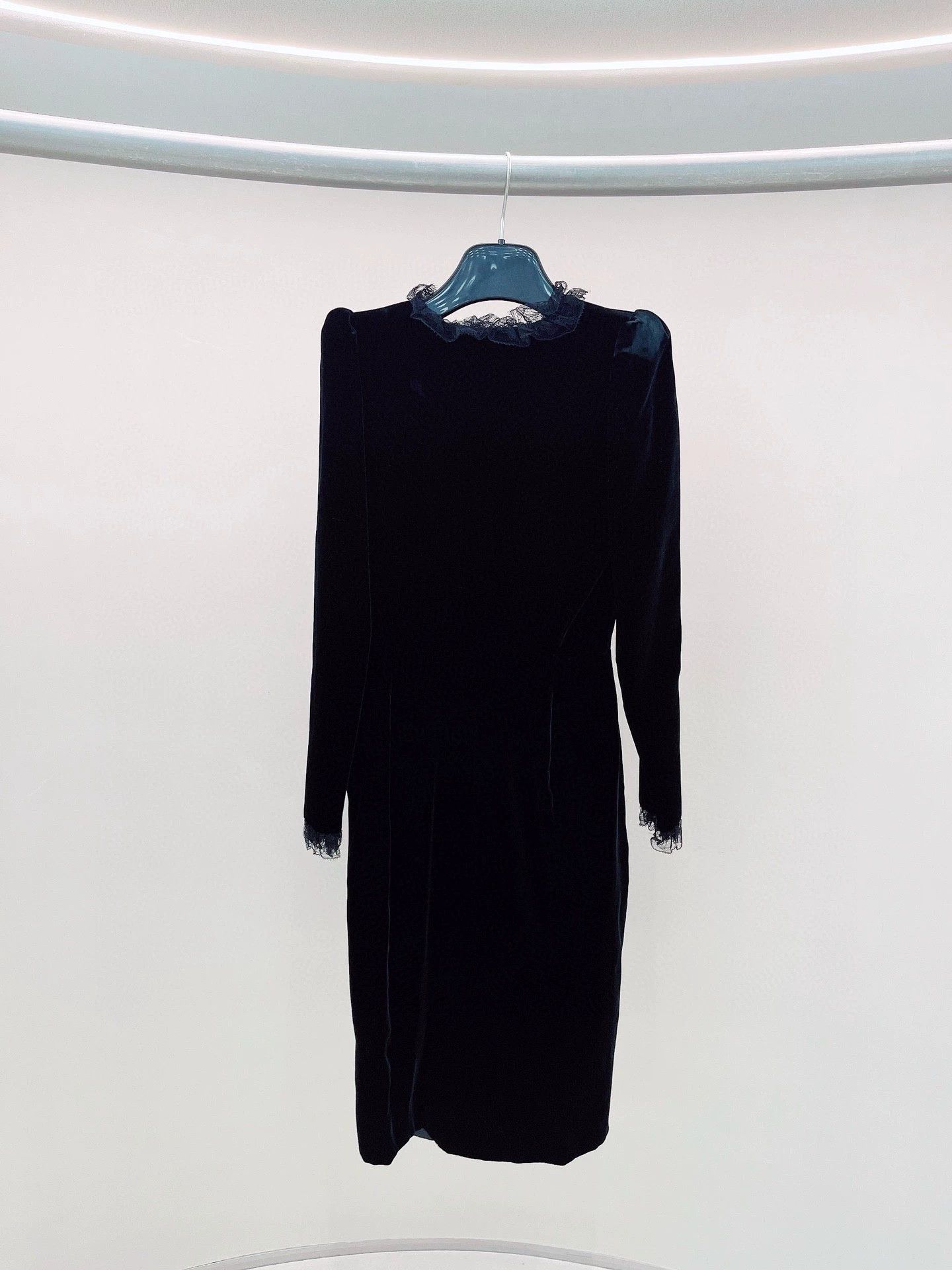 Saint Laurent Paris Saint Laurent Paris Black velvet dress Size US 34 / EU 50 - 2 Thumbnail