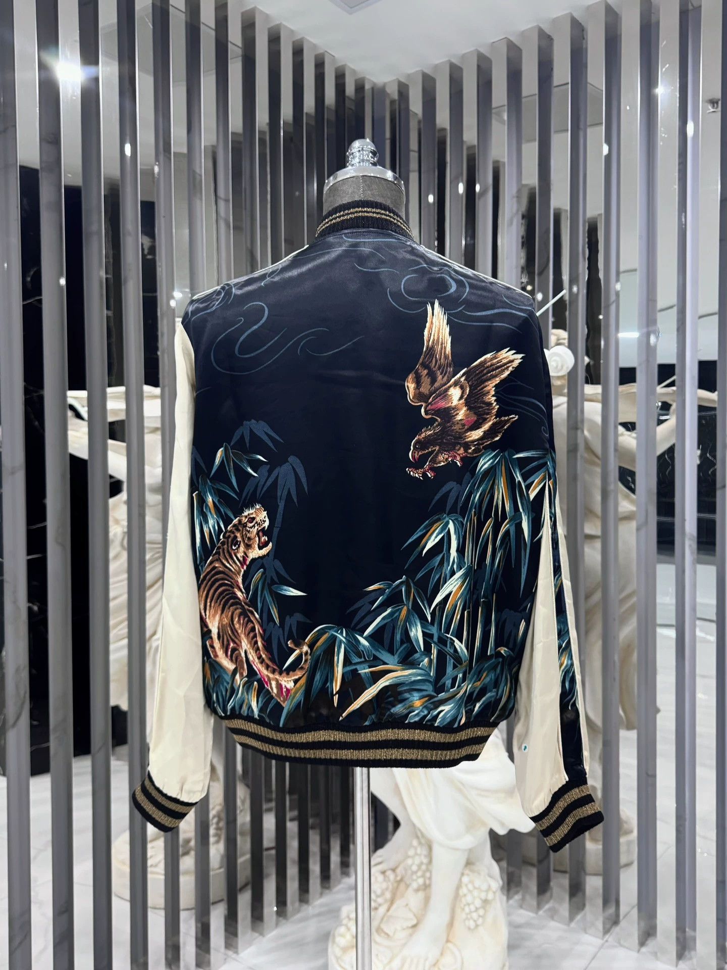 Saint Laurent Paris Saint Laurent Paris Tiger Eagle Silk Jacket Size US L / EU 52-54 / 3 - 2 Thumbnail
