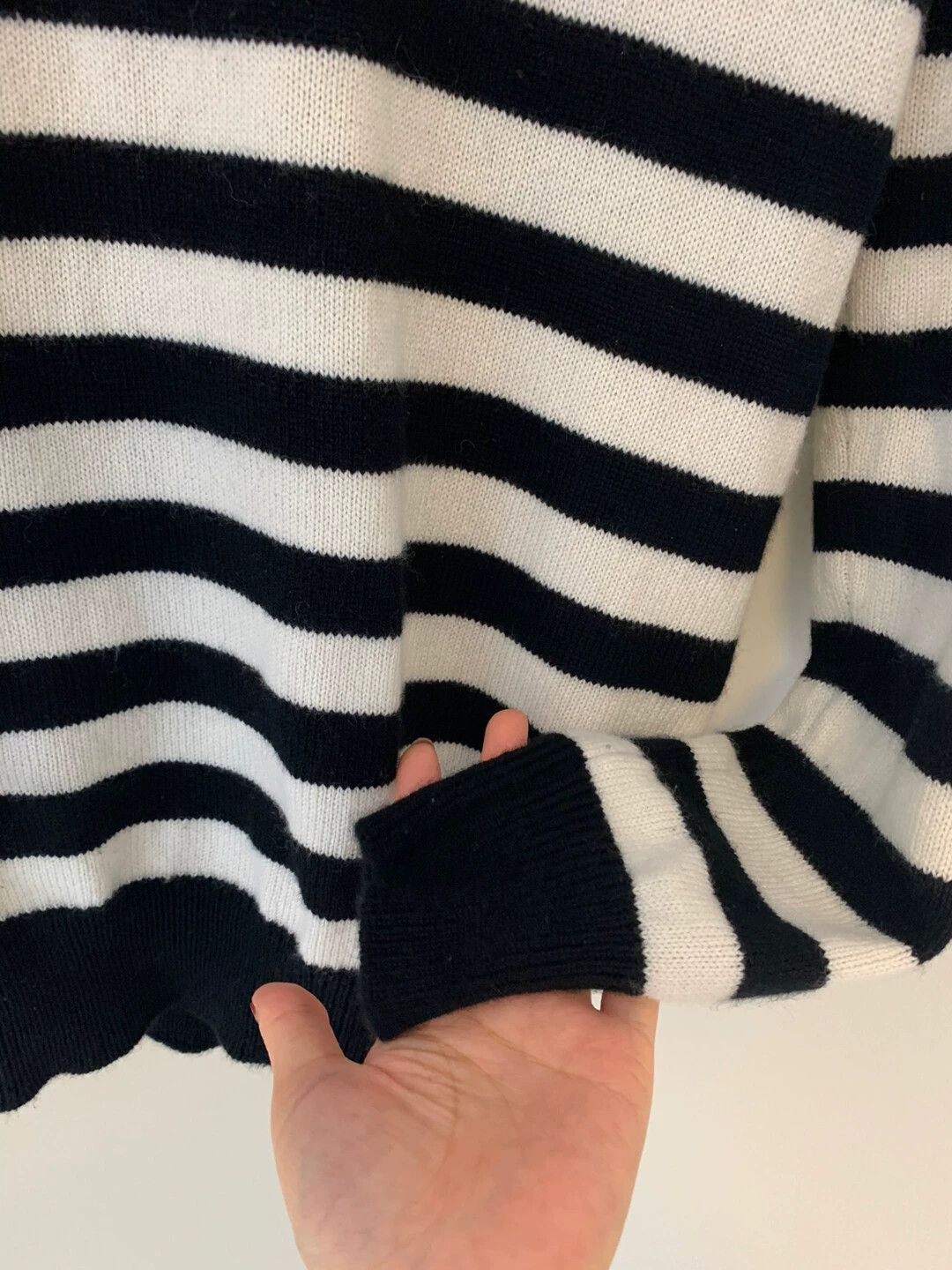 Saint Laurent Paris Saint Laurent Paris Cashmere sweater Size US S / EU 44-46 / 1 - 5 Thumbnail
