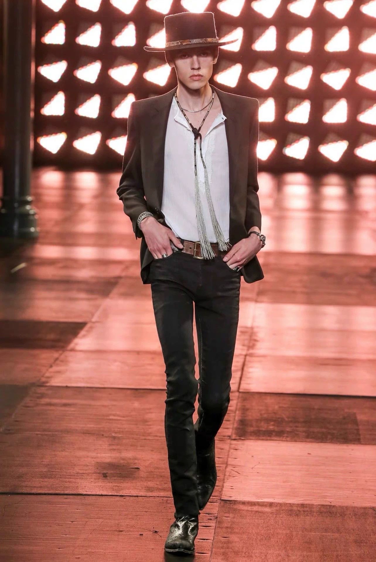 Saint Laurent Paris Saint Laurent Paris Xiu style Crystal Dayi suit jacket Size US S / EU 44-46 / 1 - 5 Thumbnail