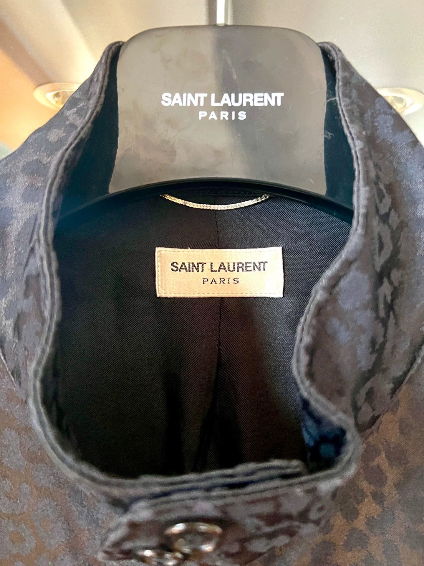 Saint Laurent Paris Saint Laurent Paris Black leopard print silk jacket Size US M / EU 48-50 / 2 - 2 Thumbnail