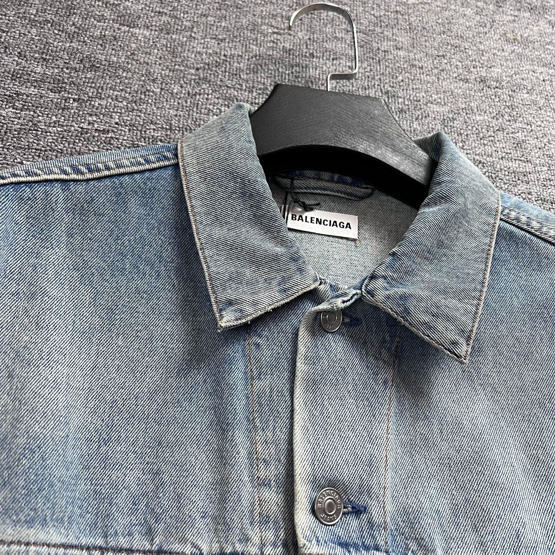 Balenciaga Balenciaga denim jacket with diamond logo on the back Size US XS / EU 42 / 0 - 3 Thumbnail
