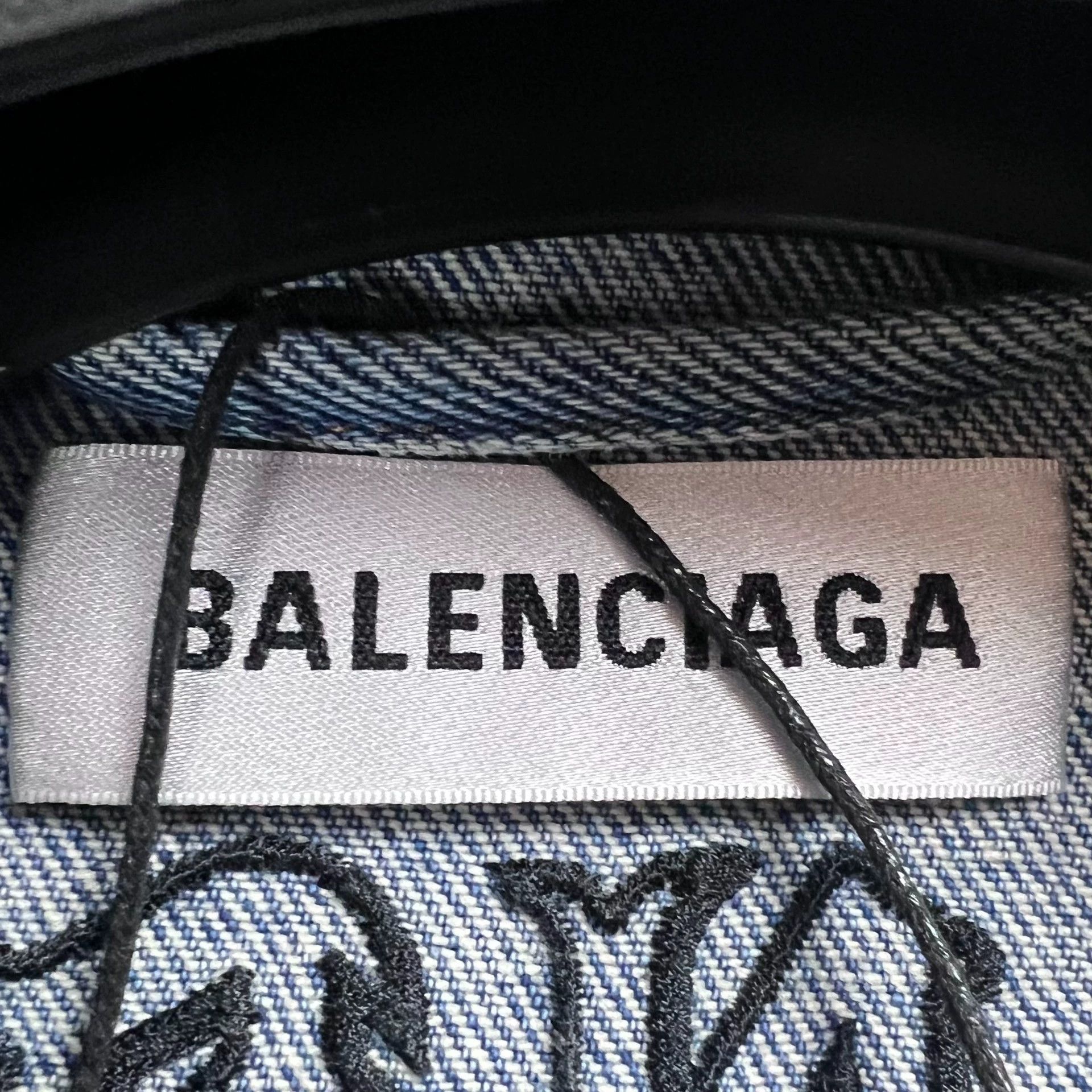 Balenciaga Balenciaga's Sanskrit denim jacket Size US XXS / EU 40 - 5 Thumbnail