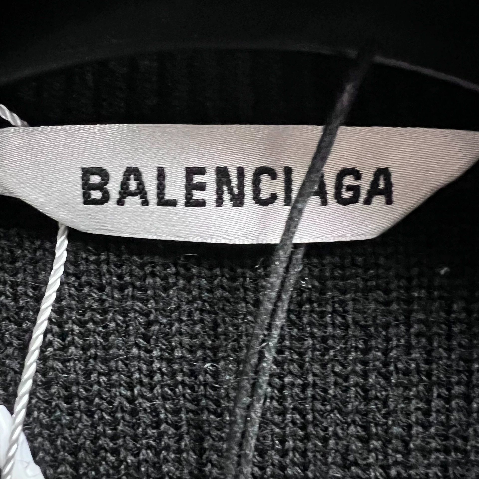 Balenciaga Balenciaga 7-language sweater Size US XS / EU 42 / 0 - 4 Thumbnail