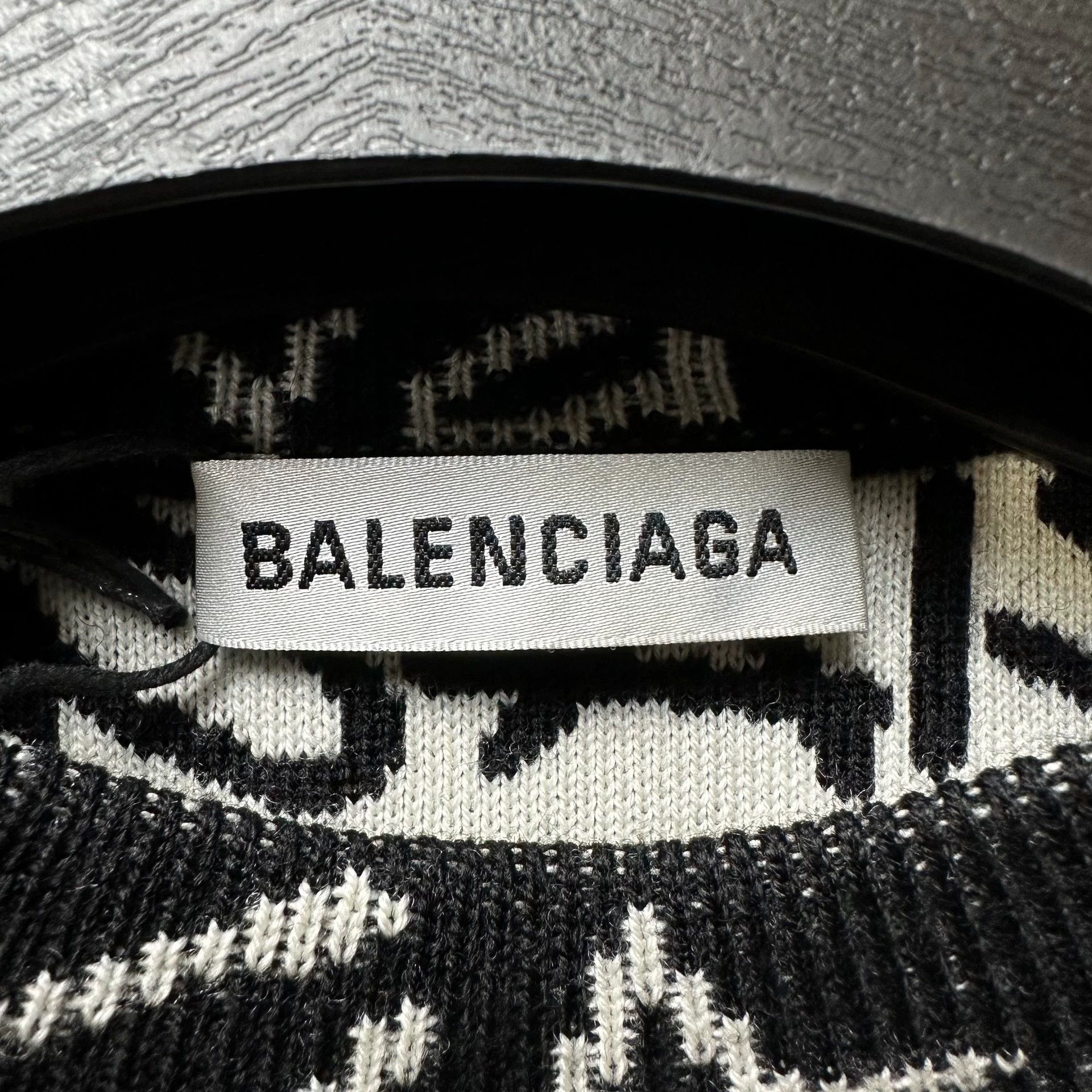 Balenciaga Balenciaga Straw Bullet Curtain Sweater Size US S / EU 44-46 / 1 - 3 Thumbnail