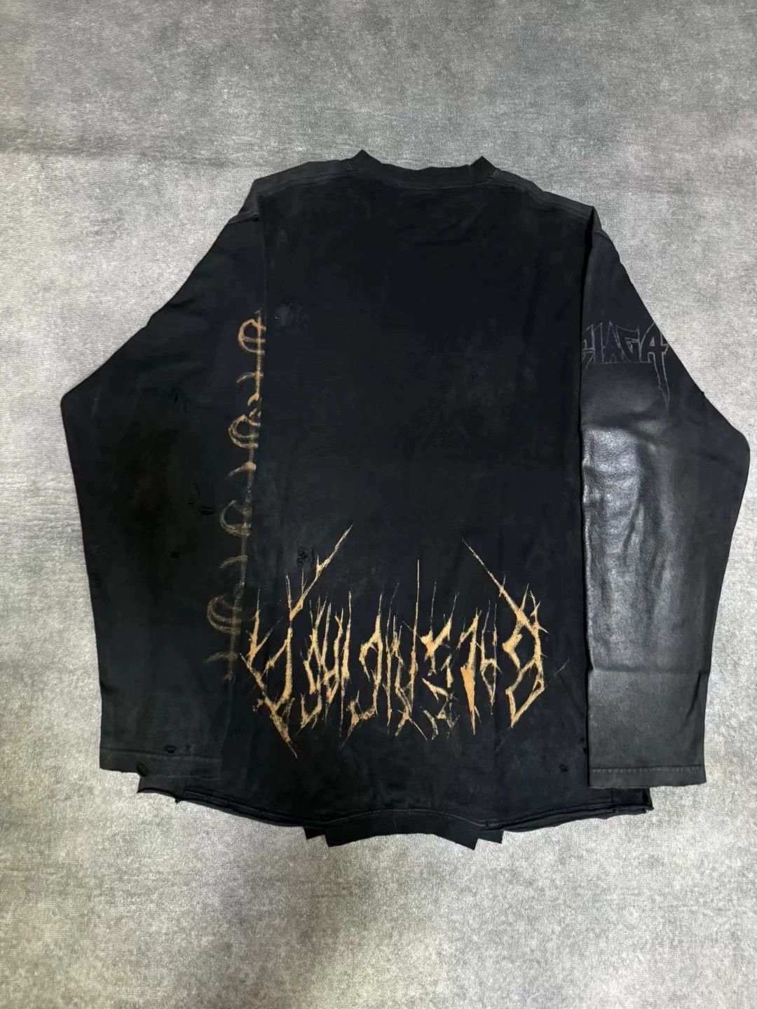 Balenciaga Balenciaga 23fw Long Sleeve Inverted Iron Tower Mud Stained Destruction Washed T-shirt Size US M / EU 48-50 / 2 - 2 Thumbnail