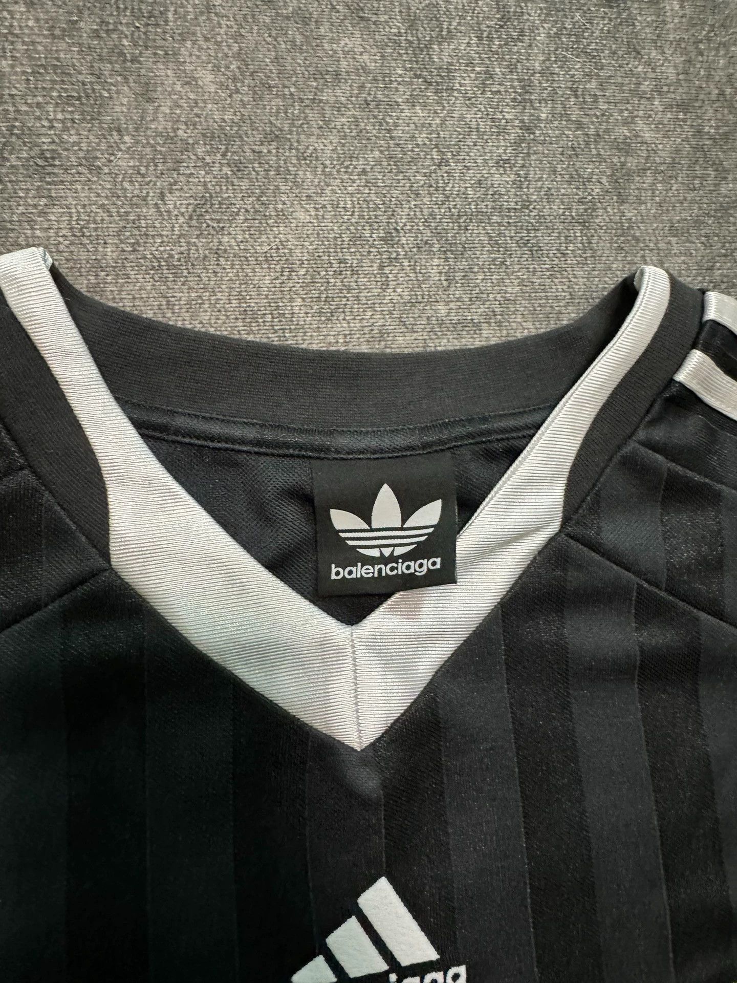 Balenciaga Balenciaga Adidas collaboration Black Manchester United short sleeved shirt Size US XXL / EU 58 / 5 - 3 Thumbnail