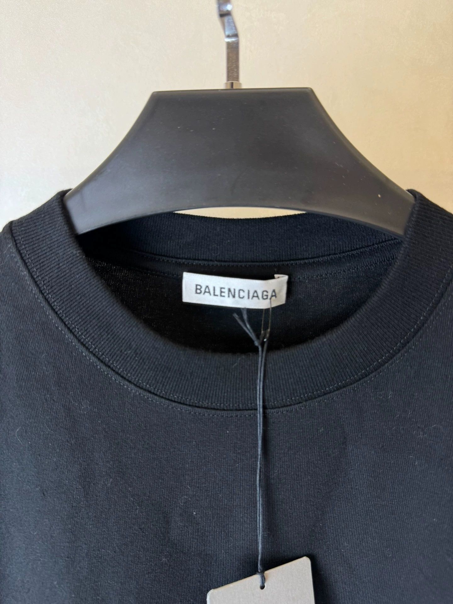 Balenciaga Balenciaga cream logo short sleeved shirt Size US S / EU 44-46 / 1 - 3 Thumbnail