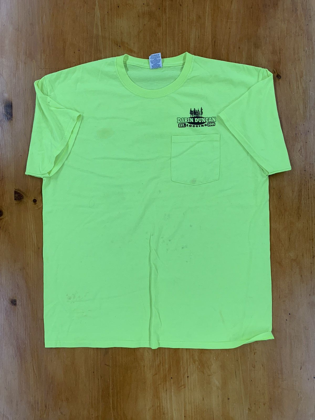 Vintage Y2K 2005 Neon Loggin Pocket T-Shirt Size US XL / EU 56 / 4 - 2 Thumbnail