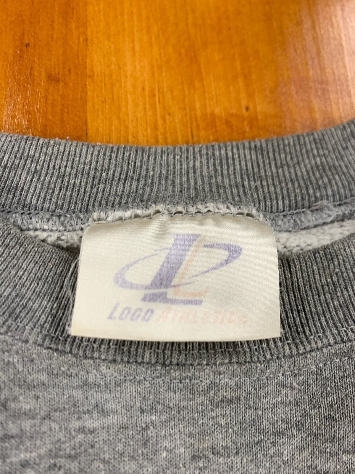 Vintage Vintage Crewneck Vikings Script Outline Crewneck Size US L / EU 52-54 / 3 - 3 Thumbnail
