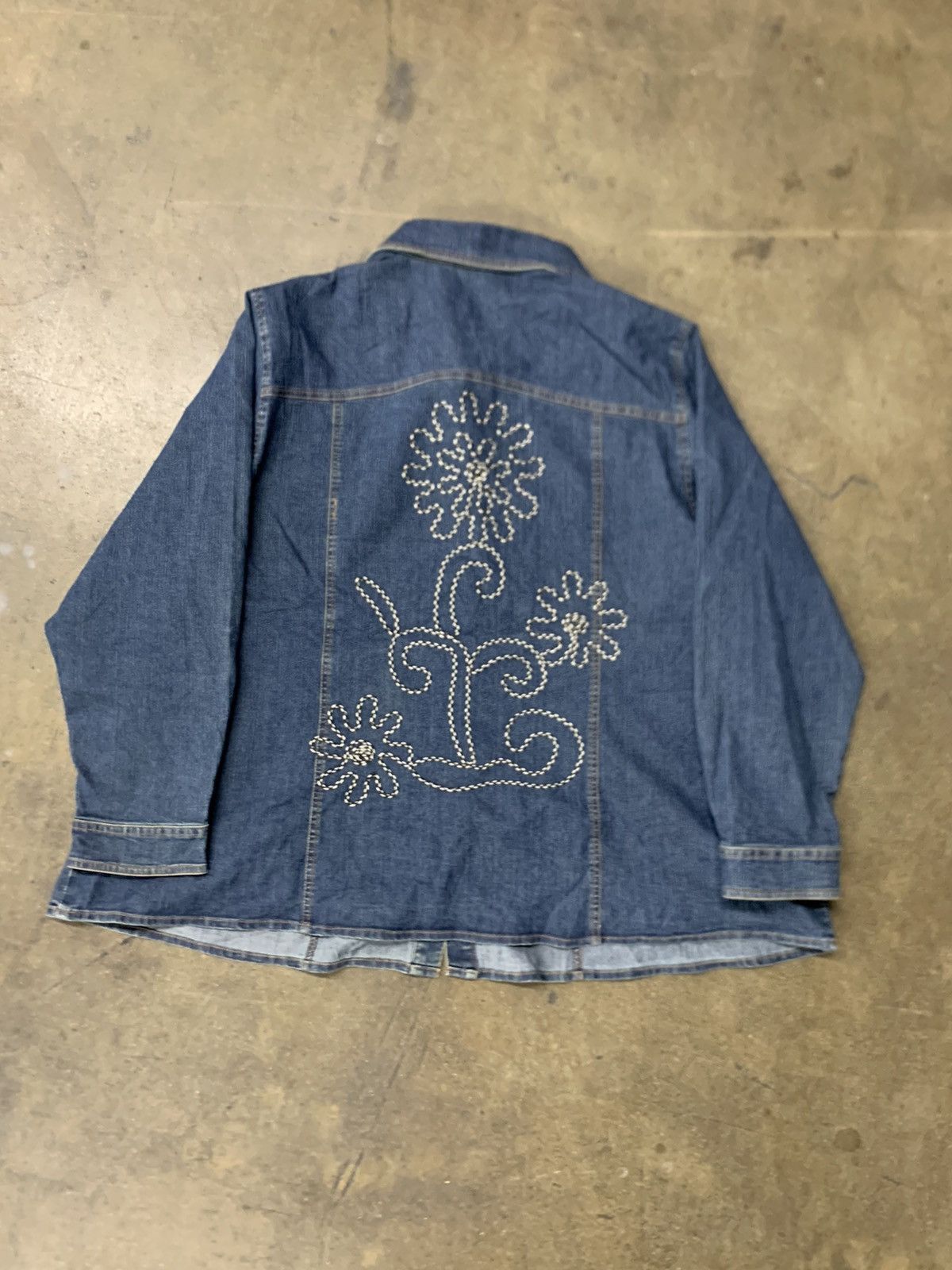 Vintage Vintage Flower Embroider Denim Jacket Size US XL / EU 56 / 4 - 3 Thumbnail
