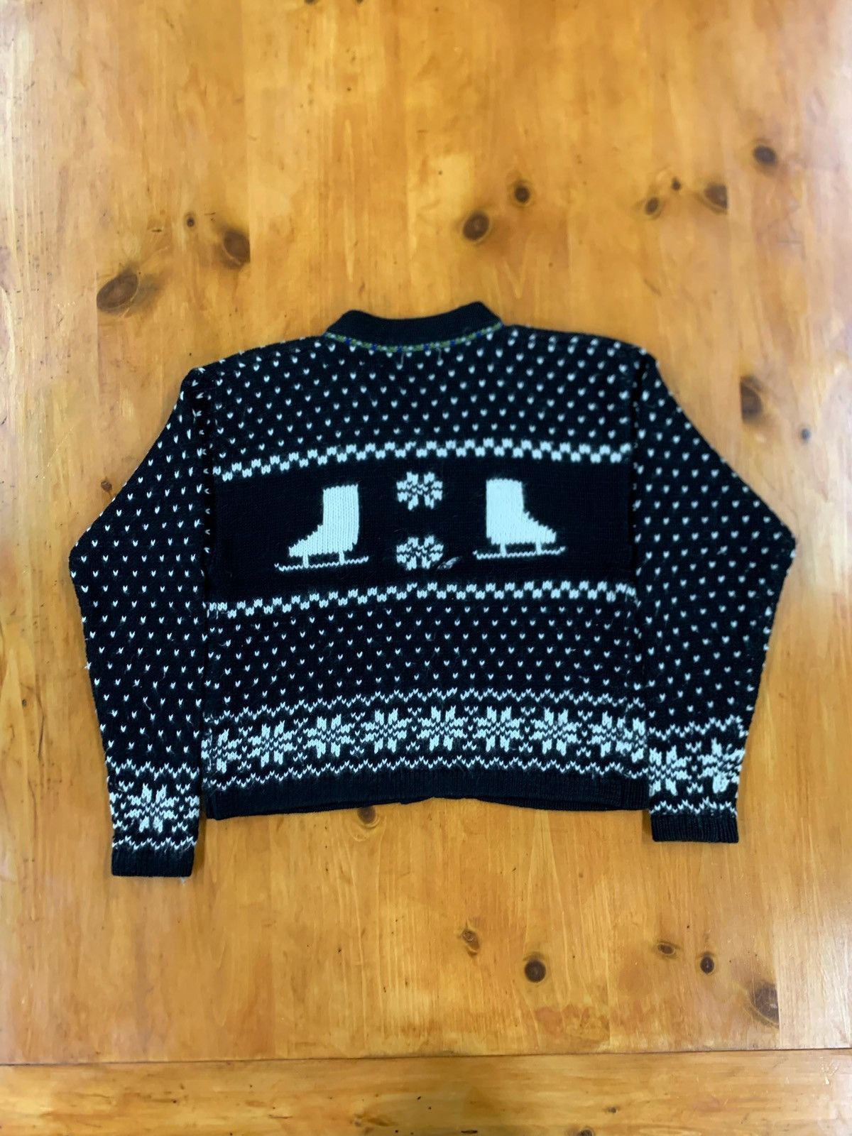 Vintage Vintage Ice Skate Clasp Knit Sweater Size US S / EU 44-46 / 1 - 4 Thumbnail