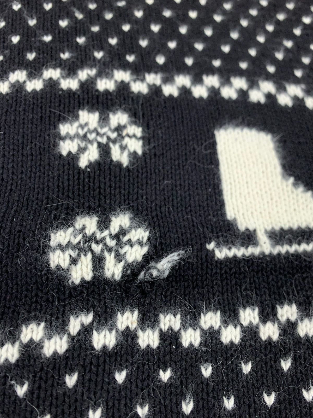 Vintage Vintage Ice Skate Clasp Knit Sweater Size US S / EU 44-46 / 1 - 5 Thumbnail