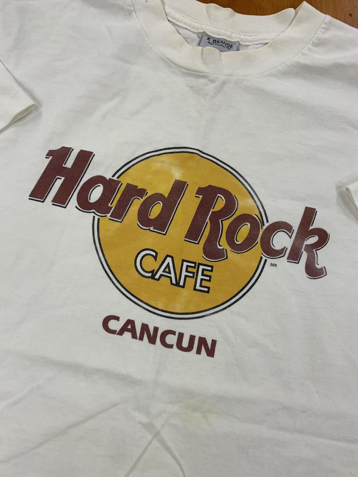 Vintage Vintage Hard Rock Cafe Cancun Tee Size US XL / EU 56 / 4 - 6 Thumbnail