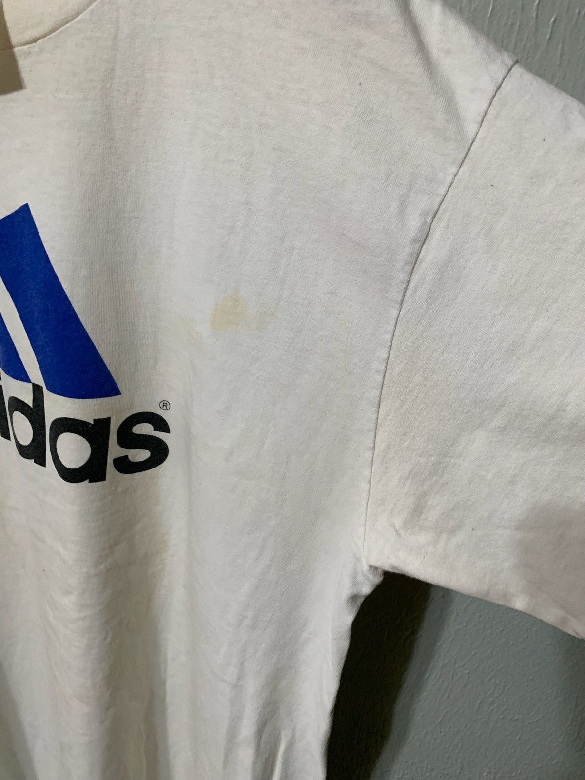Vintage Vintage Adidas Logo Tee Size US L / EU 52-54 / 3 - 3 Thumbnail