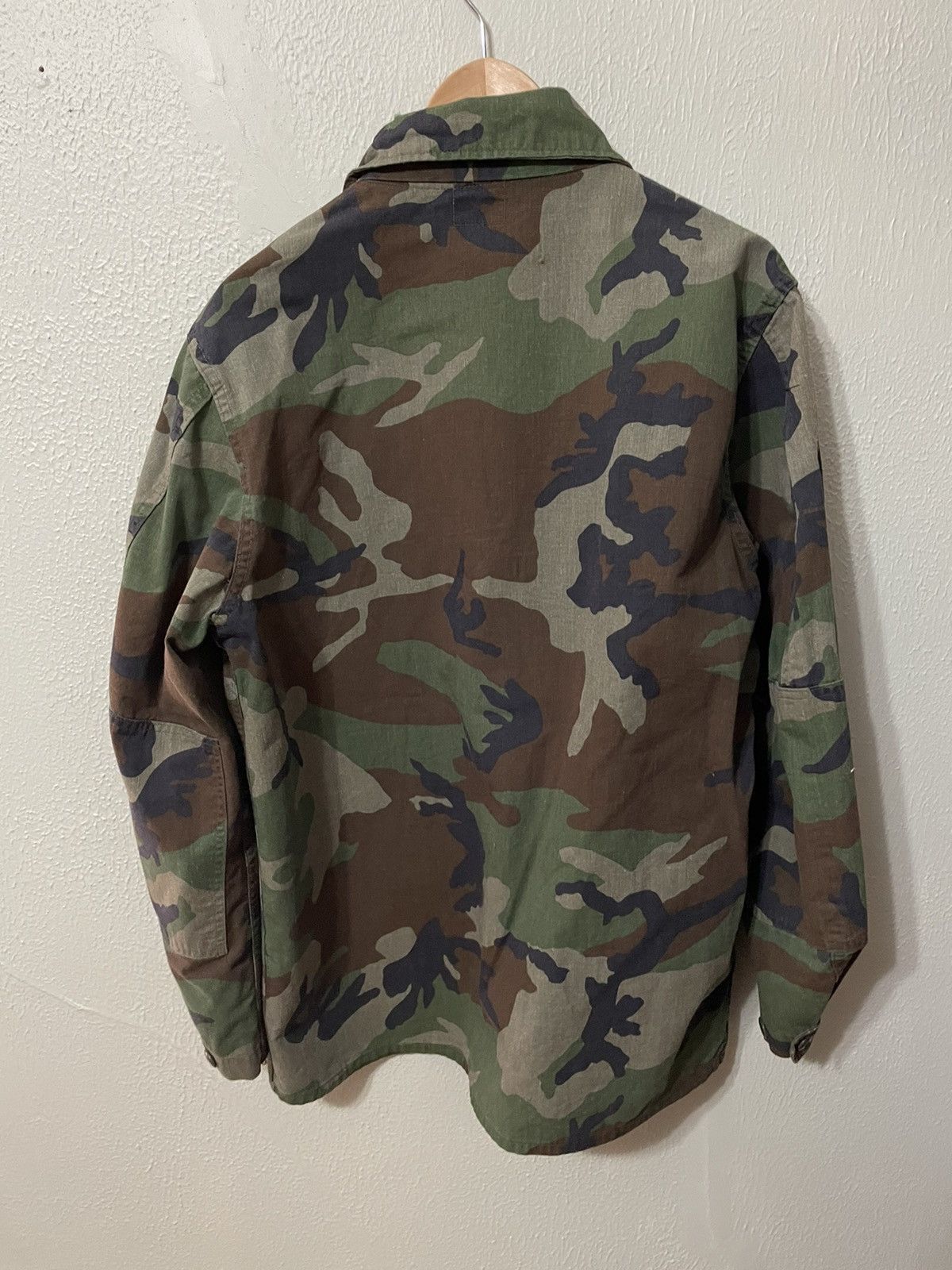 Vintage Vintage Woodland 1980s Army Modified Fatigue Shirt Size US L / EU 52-54 / 3 - 4 Thumbnail