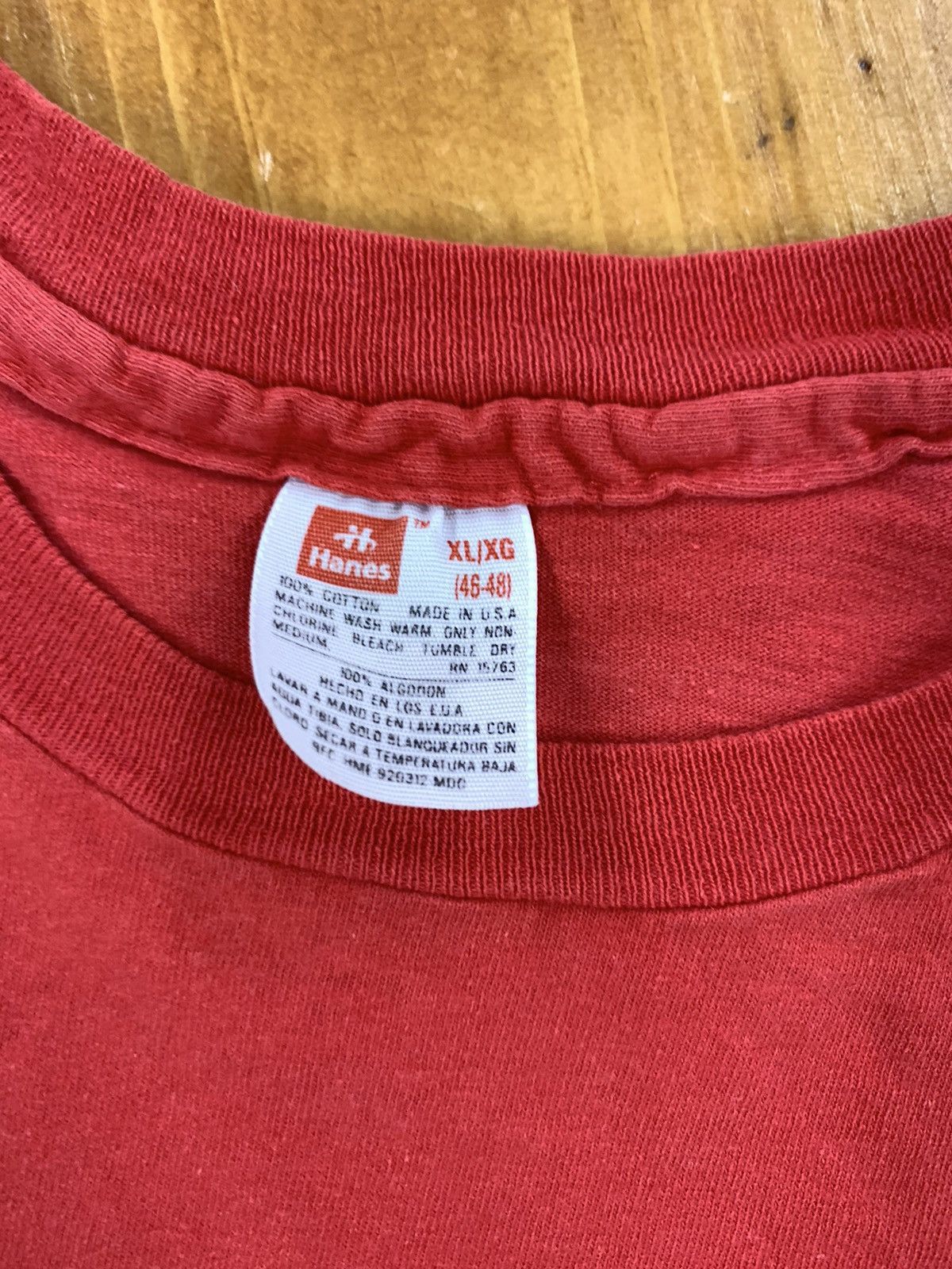 Vintage Vintage Blank 80s Red T Shirt Size US XL / EU 56 / 4 - 2 Thumbnail