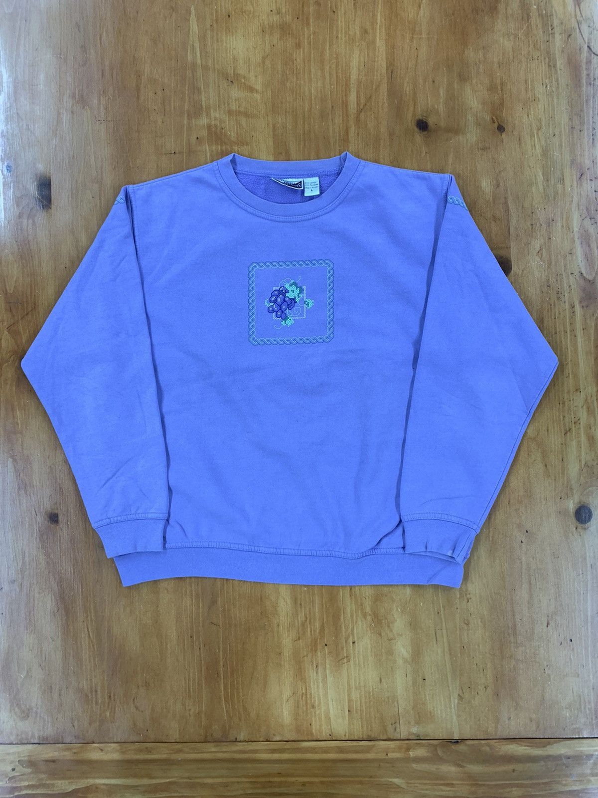 Vintage Vintage Crewneck Grape Needlepoint Art Crewneck Size US L / EU 52-54 / 3 - 3 Thumbnail