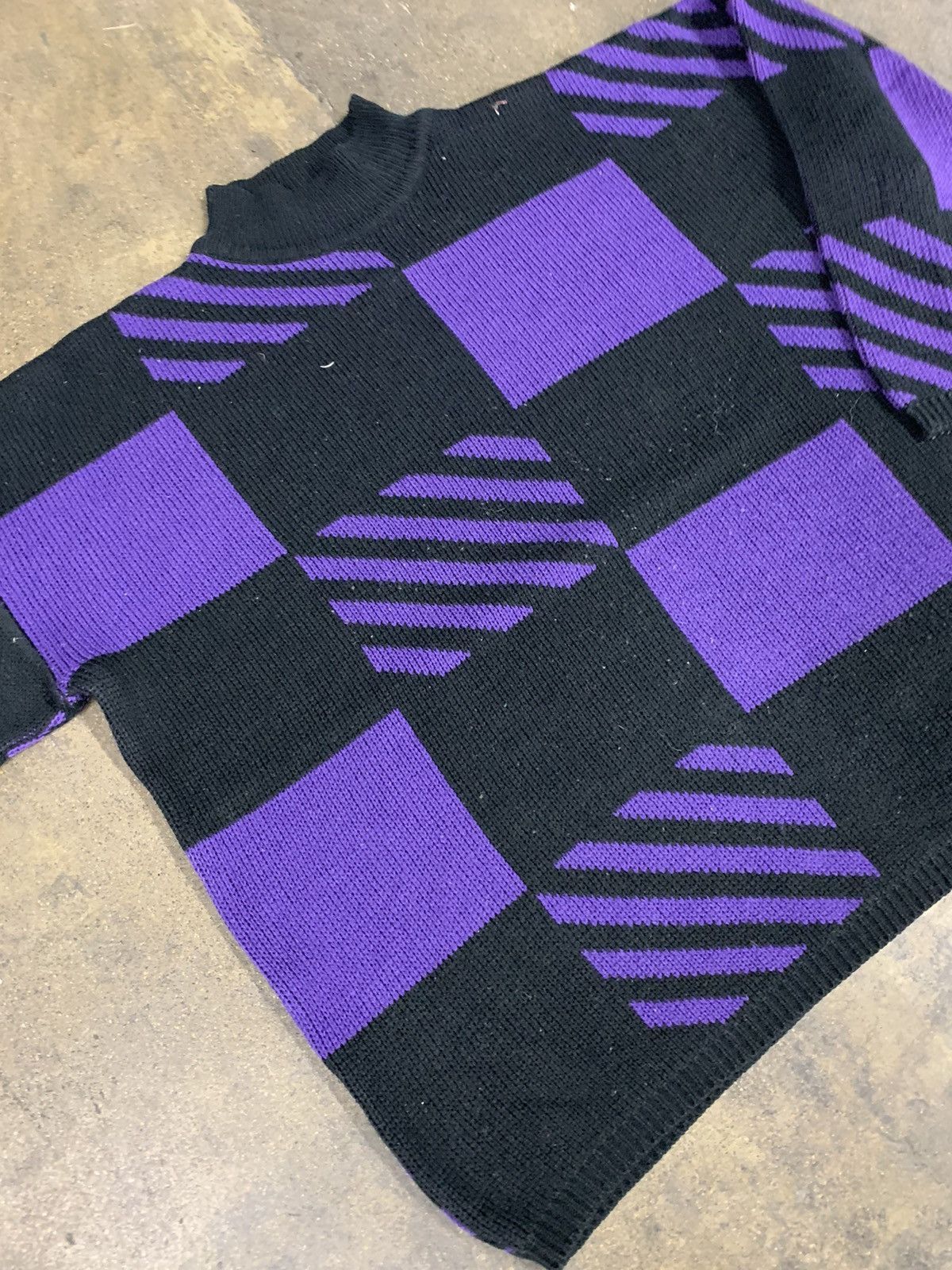 Vintage Vintage Worldwide Purple Panel Knit Sweater Size US M / EU 48-50 / 2 - 4 Thumbnail