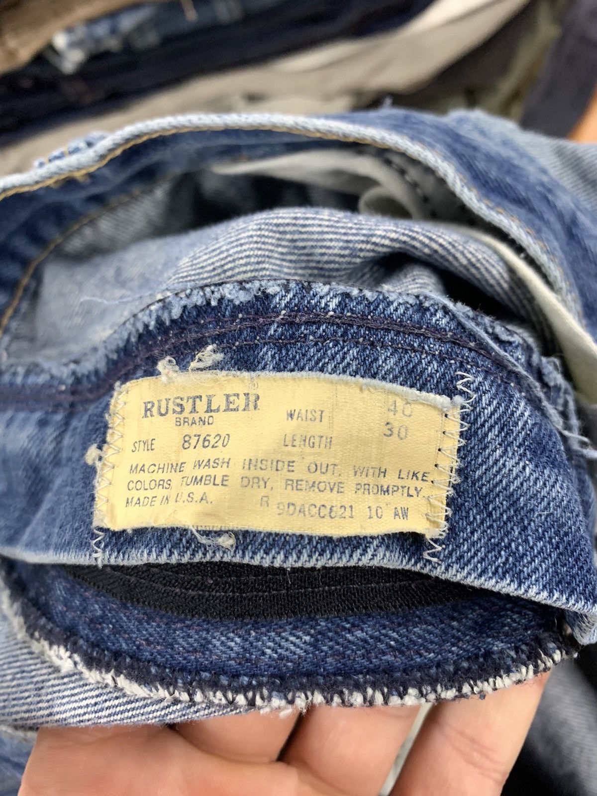 Jean × Vintage Vintage Rustler Yellow Tab Whisker Fade Knee Rip Jeans Size US 37 - 3 Thumbnail