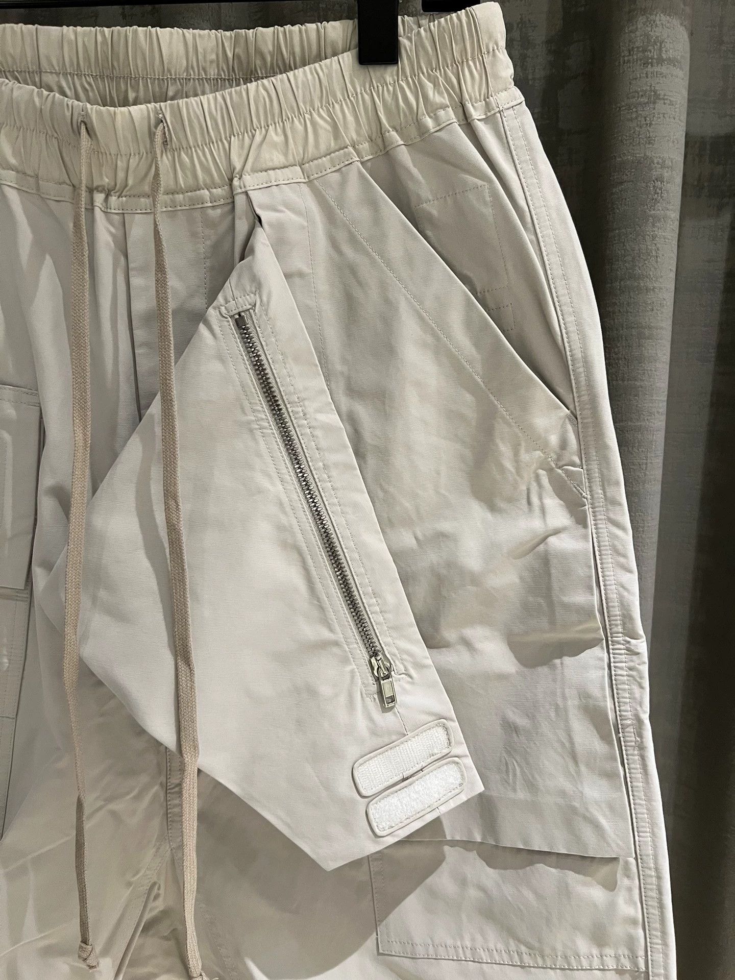 Rick Owens Rick Owens Elephant grey shorts with inclined placket Size US 32 / EU 48 - 4 Thumbnail