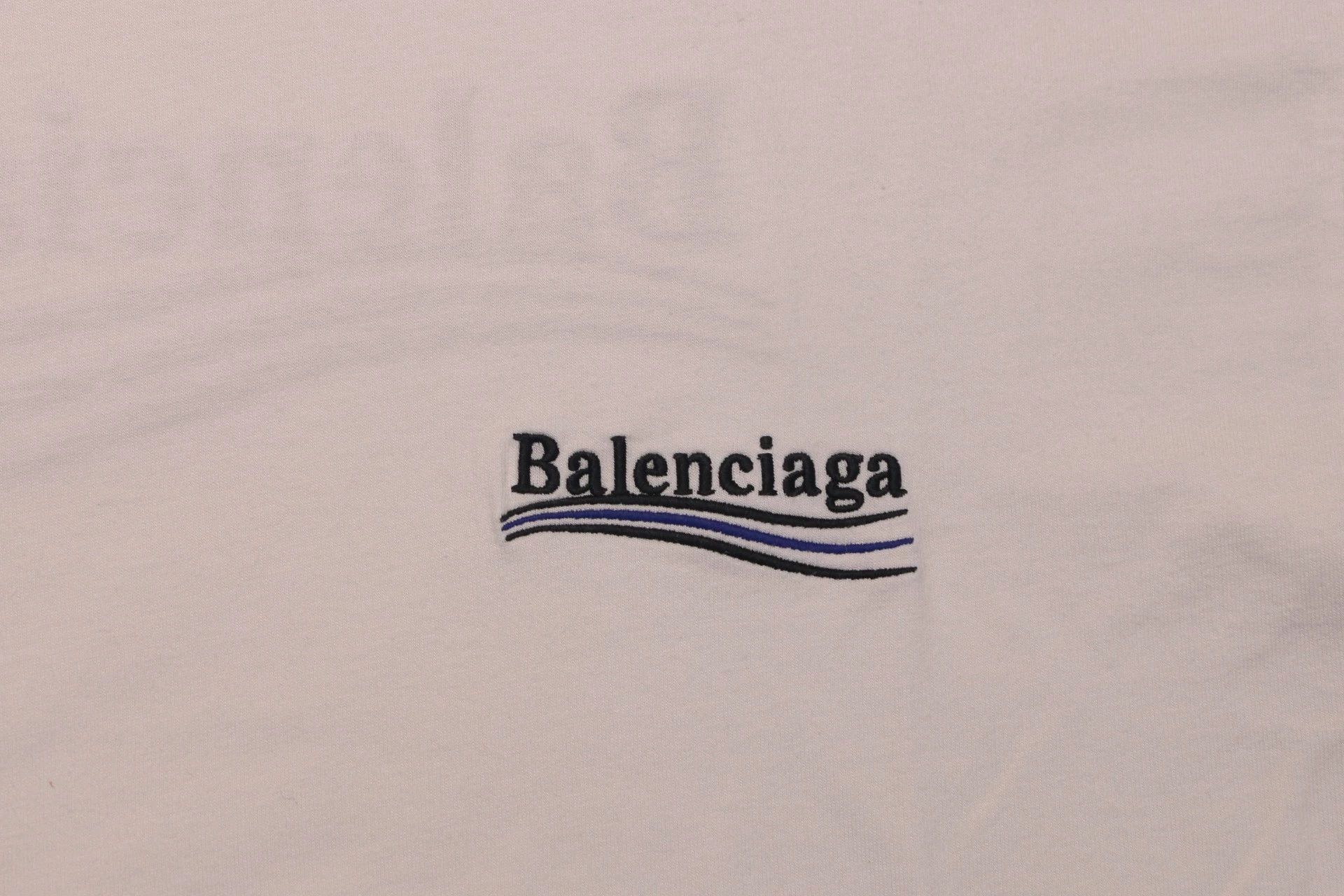 Balenciaga Balenciaga Embroidered Coca Cola Short sleeved Rice White Size US XS / EU 42 / 0 - 3 Thumbnail