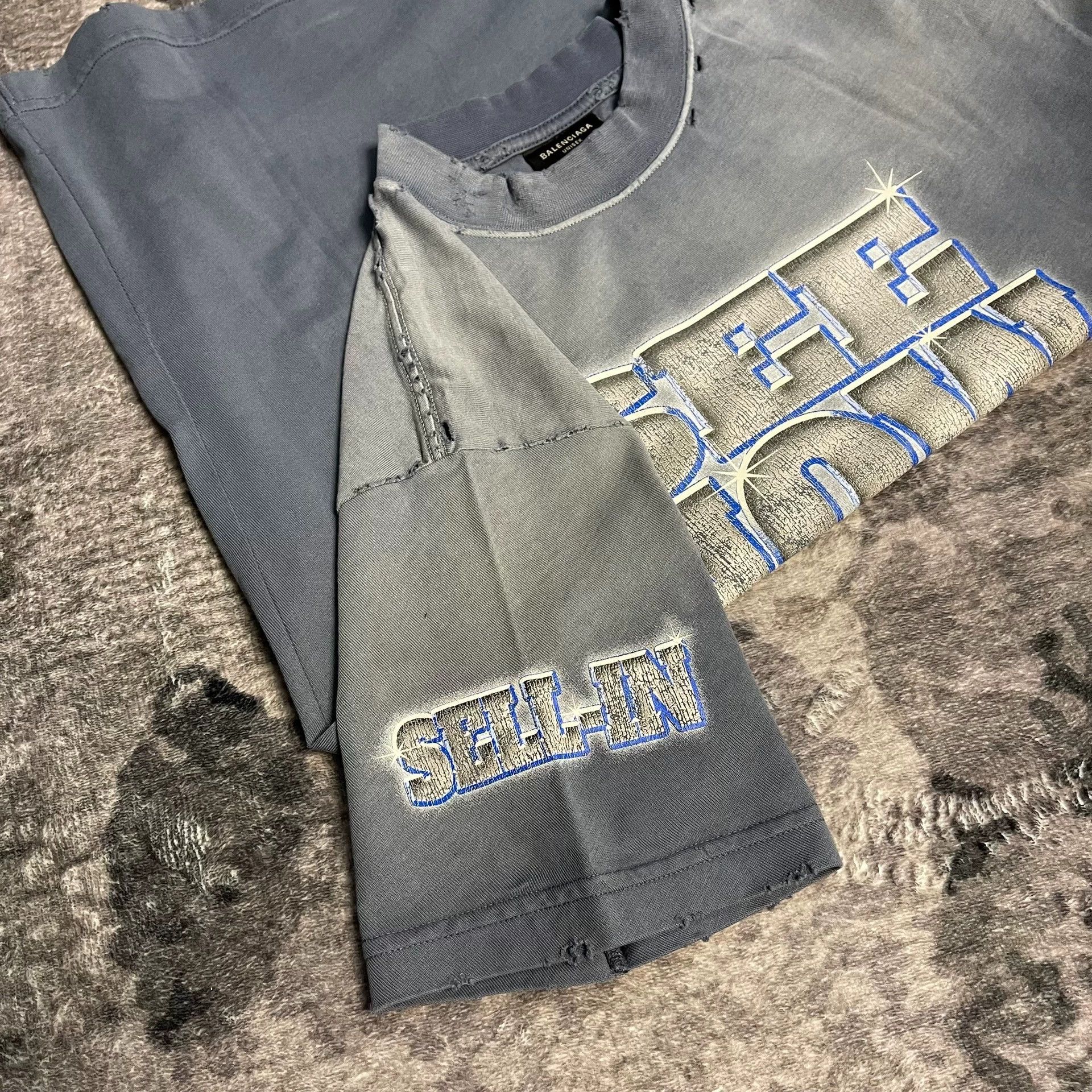 Balenciaga Balenciaga 24ss vintage print round neck See Now Buy Now short sleeved shirt Size US S / EU 44-46 / 1 - 6 Thumbnail