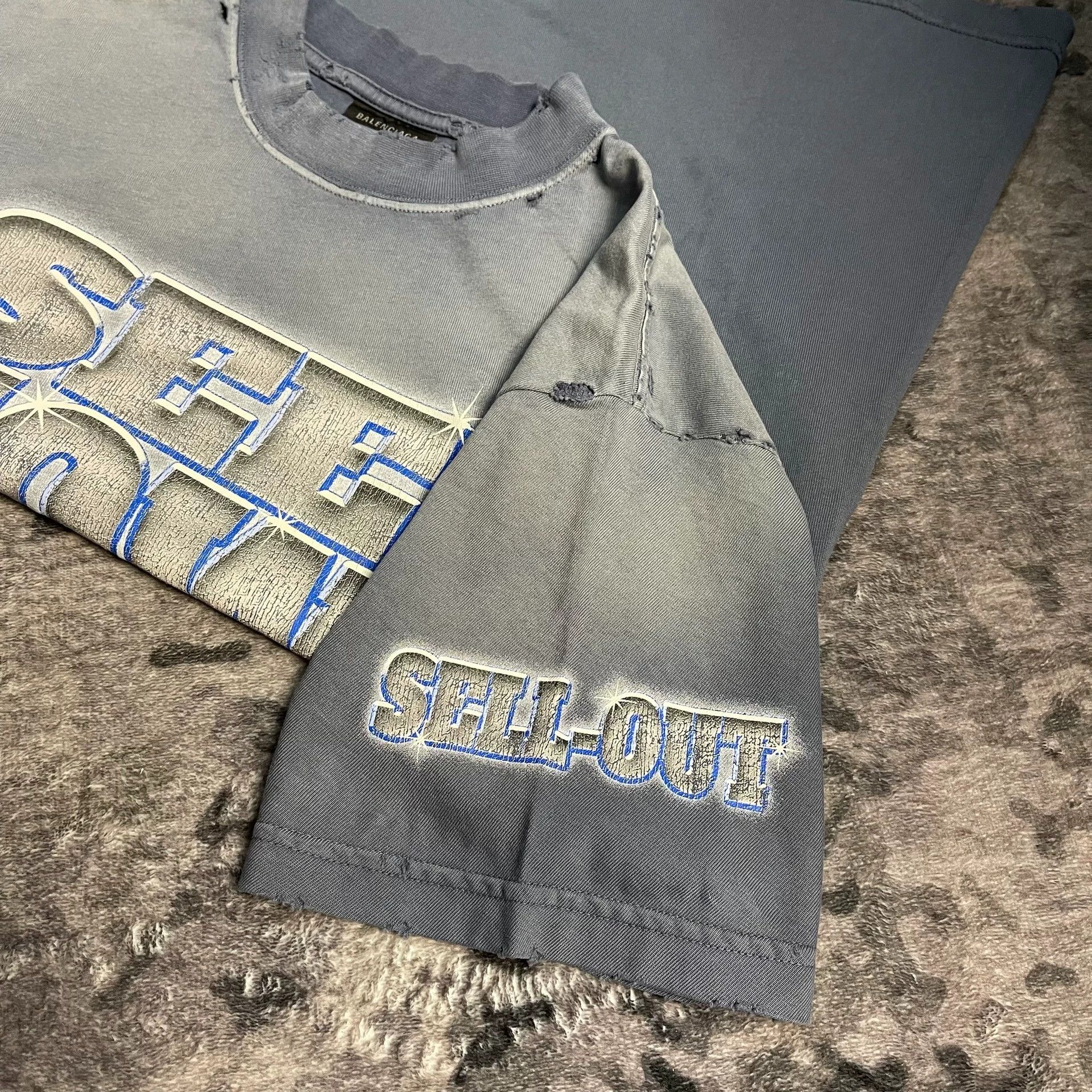 Balenciaga Balenciaga 24ss vintage print round neck See Now Buy Now short sleeved shirt Size US S / EU 44-46 / 1 - 7 Thumbnail
