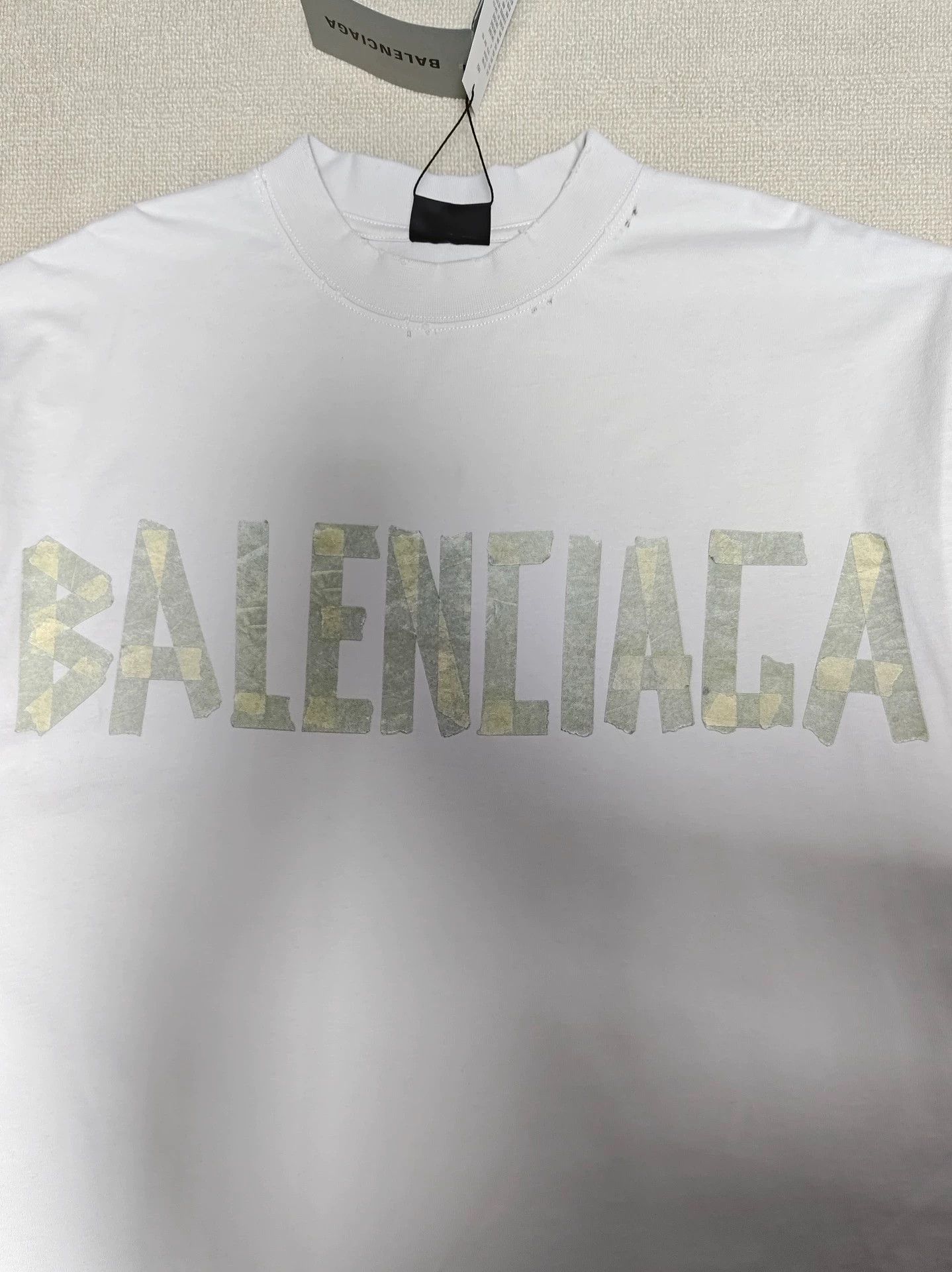 Balenciaga Balenciaga 24ss rice white tape adhesive tape TAPE TYPE embossed paper short sleeves Size US XS / EU 42 / 0 - 2 Thumbnail