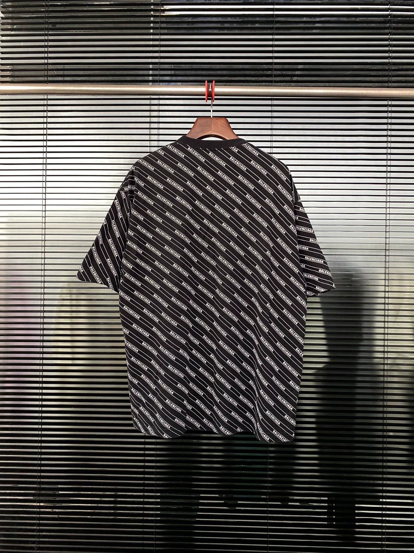 Balenciaga Balenciaga bullet screen short sleeved shirt Size US XS / EU 42 / 0 - 4 Thumbnail