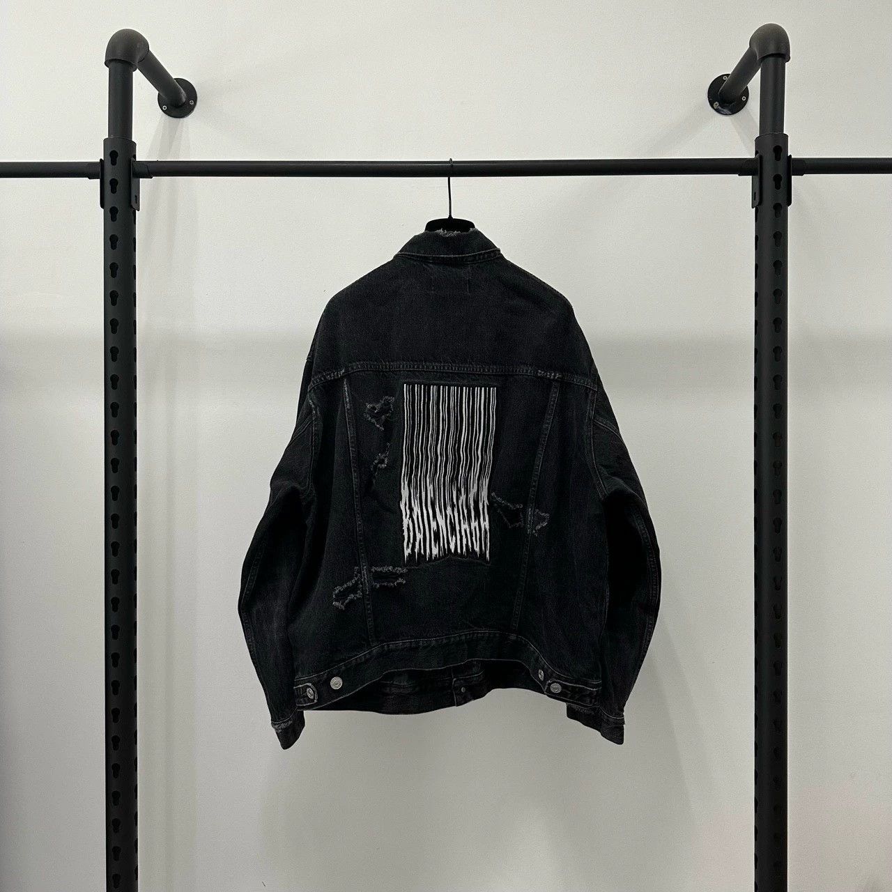 Balenciaga Balenciaga FW21 Barcode Embroidered Logo Damaged Denim Jacket Size US XS / EU 42 / 0 - 2 Thumbnail