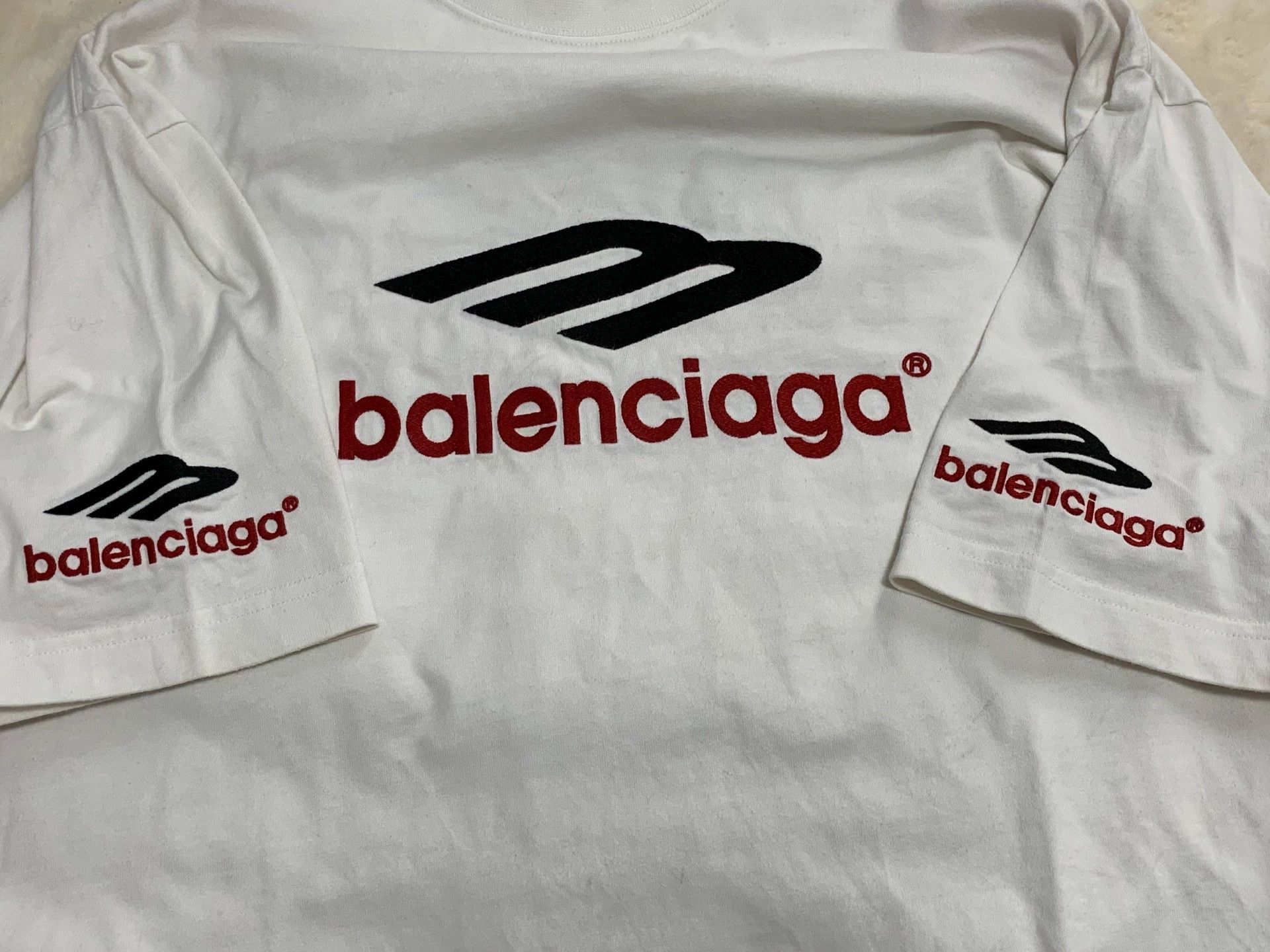 Balenciaga Balenciaga FW23 Logo Embroidered Round Neck Short Sleeve Off Shoulder Sleeve T-shirt Size US S / EU 44-46 / 1 - 5 Thumbnail