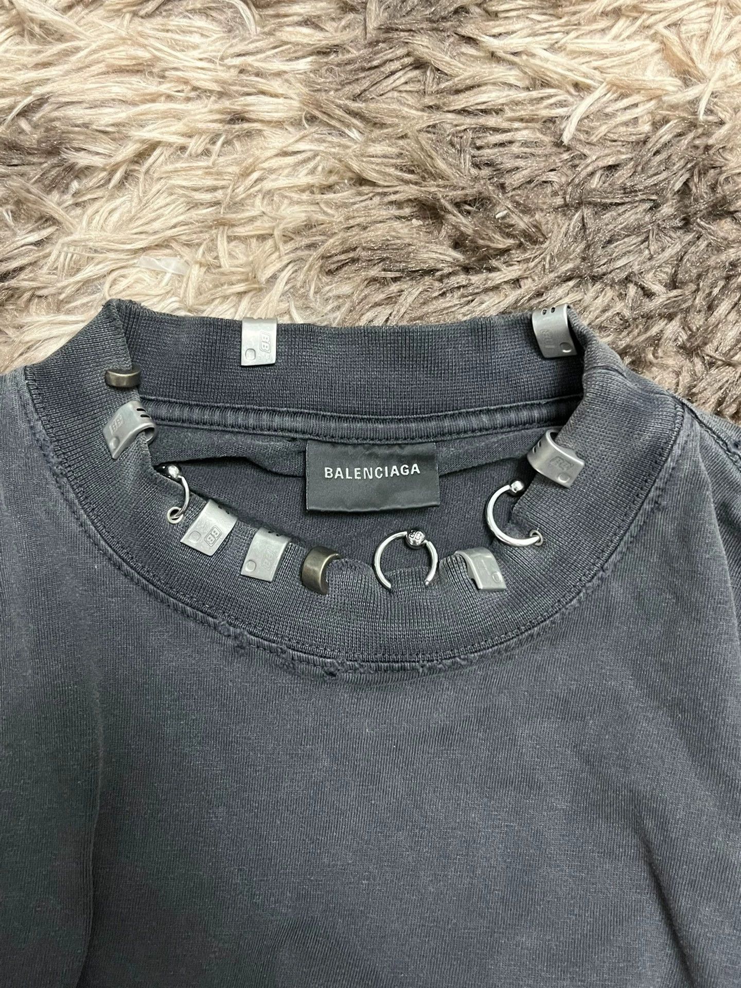 Balenciaga Balenciaga 24ss perforated lighter with iron plate collar and perforated short sleeves Size US M / EU 48-50 / 2 - 2 Thumbnail
