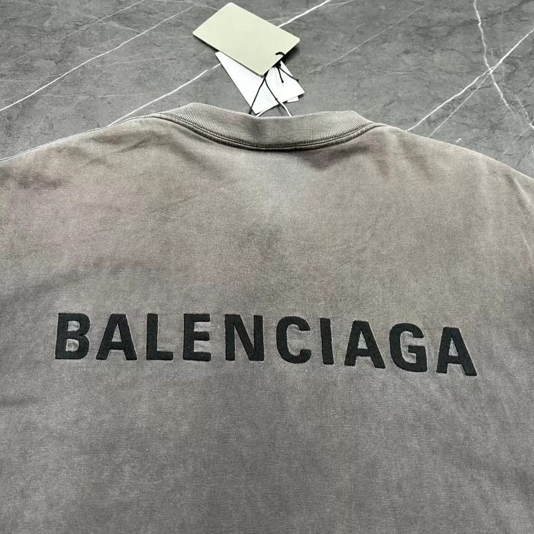 Balenciaga Balenciaga front and back logo washed and worn short sleeves Size US S / EU 44-46 / 1 - 5 Thumbnail