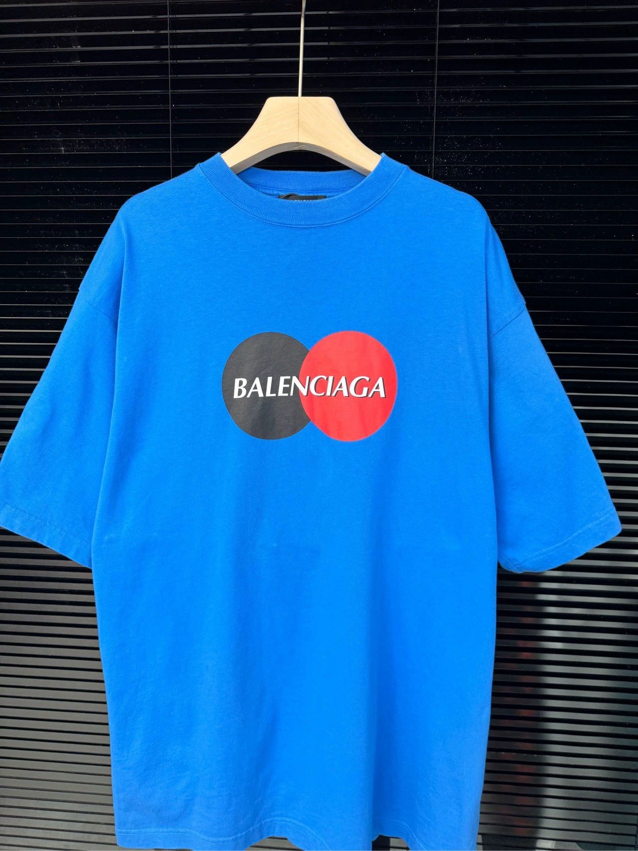 Balenciaga Balenciaga Blue Mastercard Short Sleeve Size US S / EU 44-46 / 1 - 3 Thumbnail
