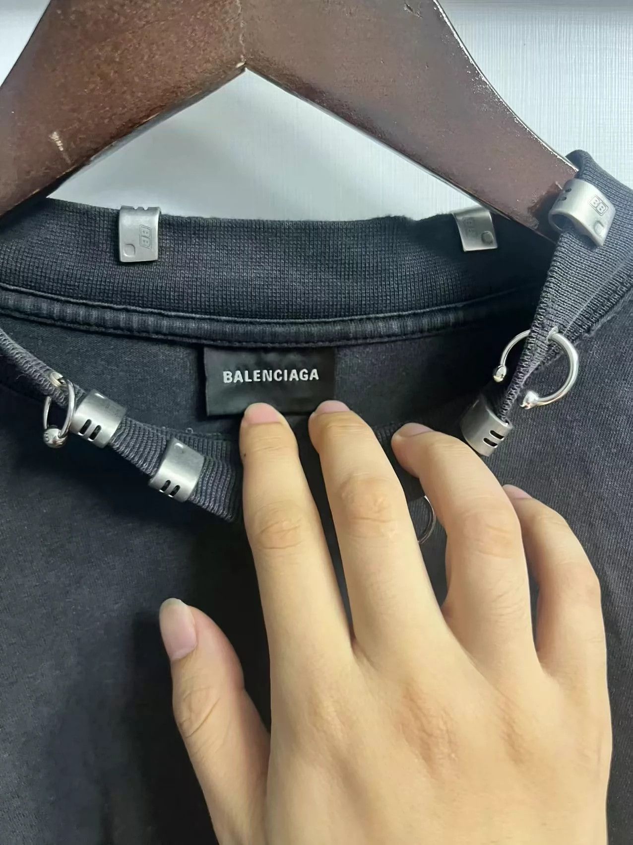 Balenciaga Balenciaga 24ss Perforated Lighter Iron Collar Piercing Short Sleeve T-shirt Size US M / EU 48-50 / 2 - 2 Thumbnail