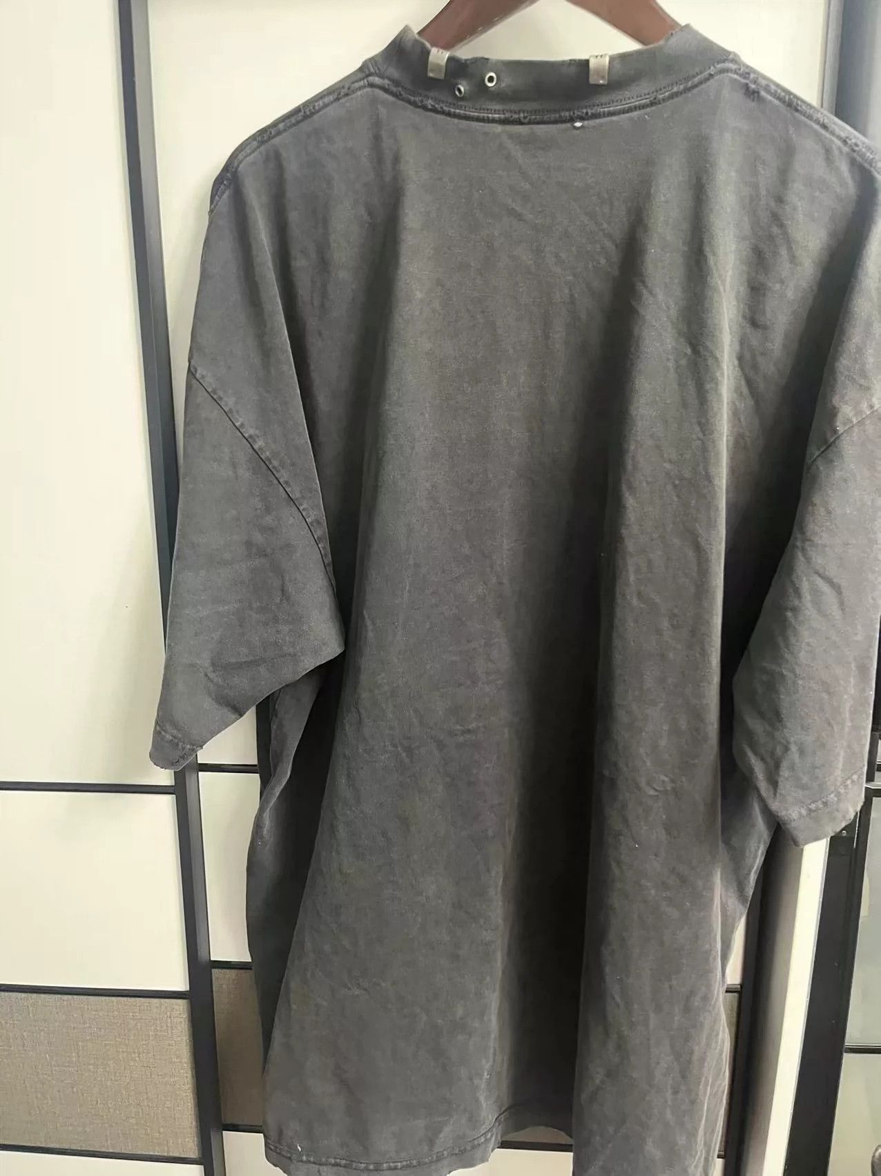 Balenciaga Balenciaga 24ss Perforated Lighter Iron Collar Piercing Short Sleeve T-shirt Size US M / EU 48-50 / 2 - 3 Thumbnail