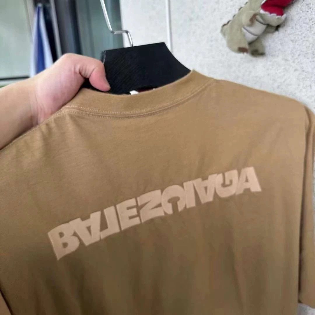 Balenciaga Balenciaga reversed logo short sleeved shirt Size US M / EU 48-50 / 2 - 5 Thumbnail