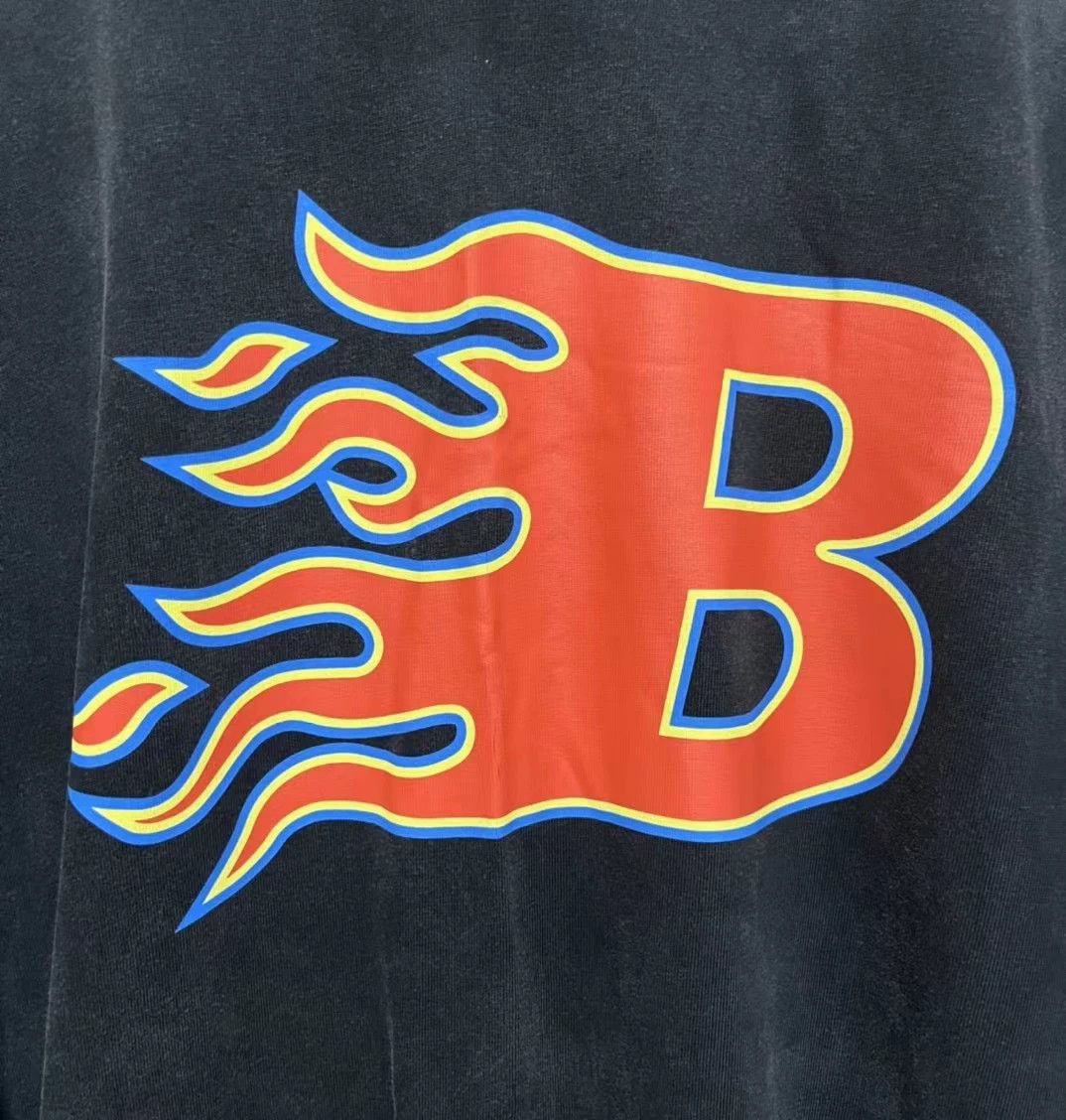 Balenciaga Balenciaga washed flame logo short sleeved shirt Size US S / EU 44-46 / 1 - 6 Thumbnail